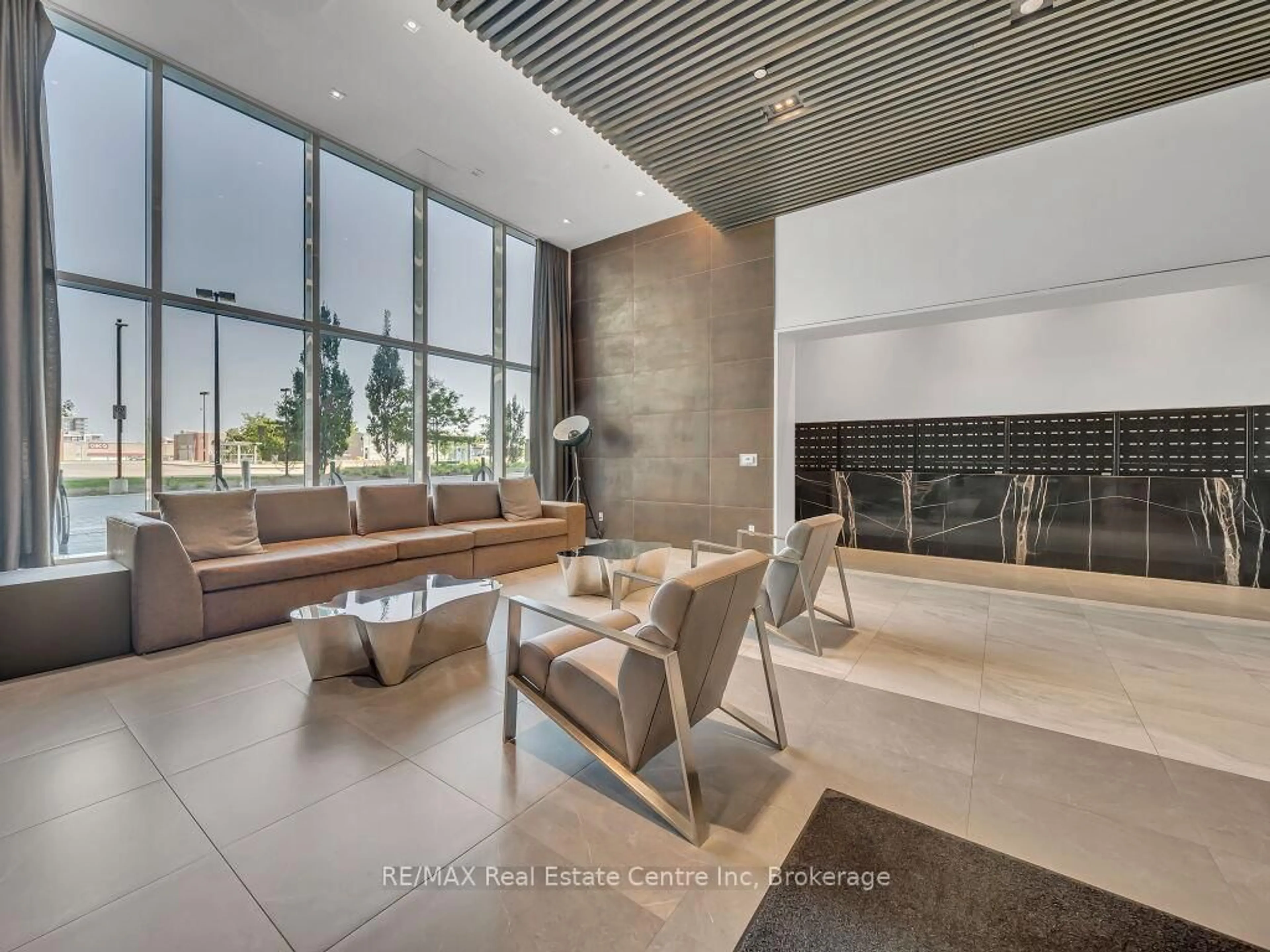 Unknown for 2485 Taunton Rd #427, Oakville Ontario L6H 3R8