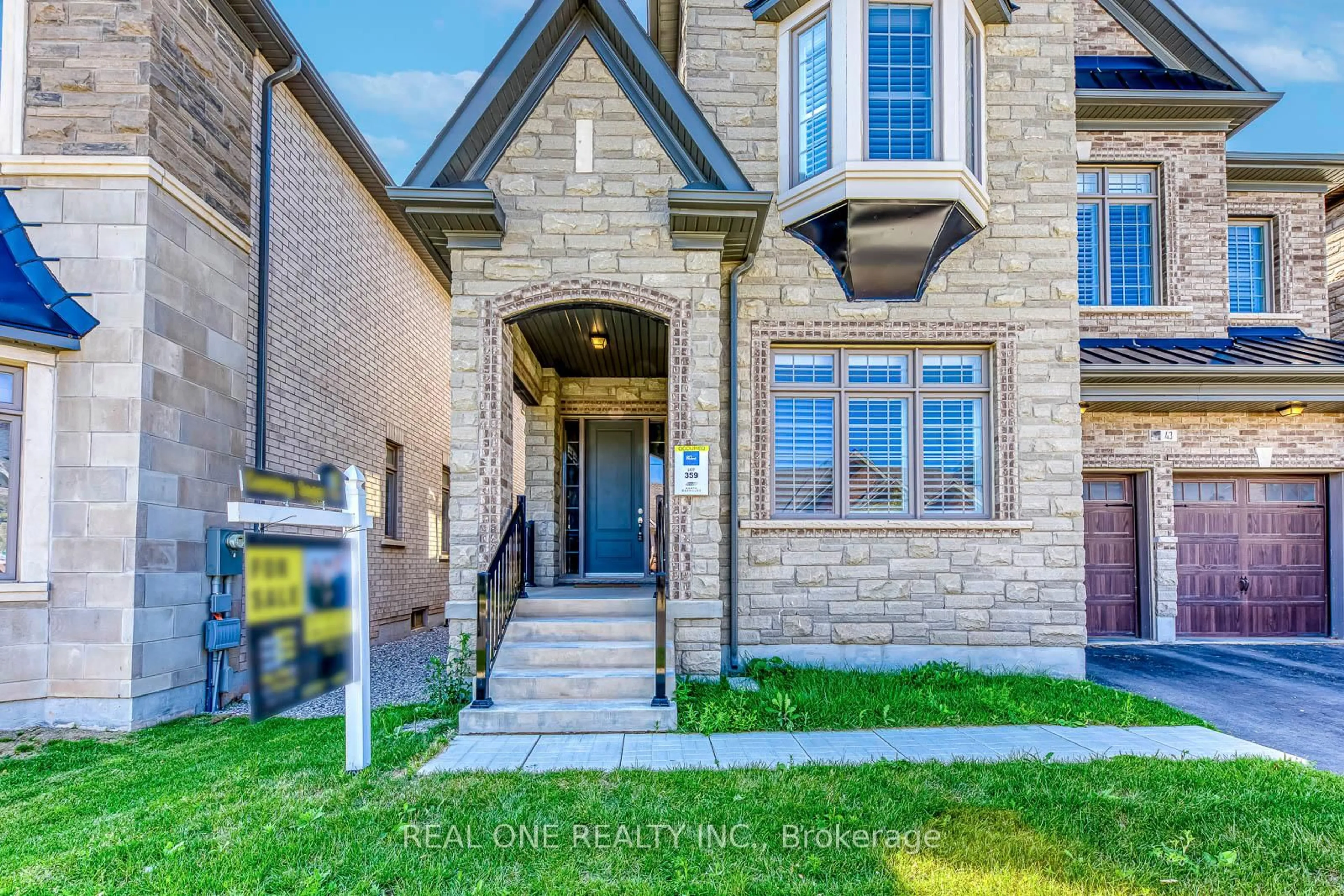 Home with brick exterior material, street for 43 Viva Gdns, Oakville Ontario L6H 0Z1