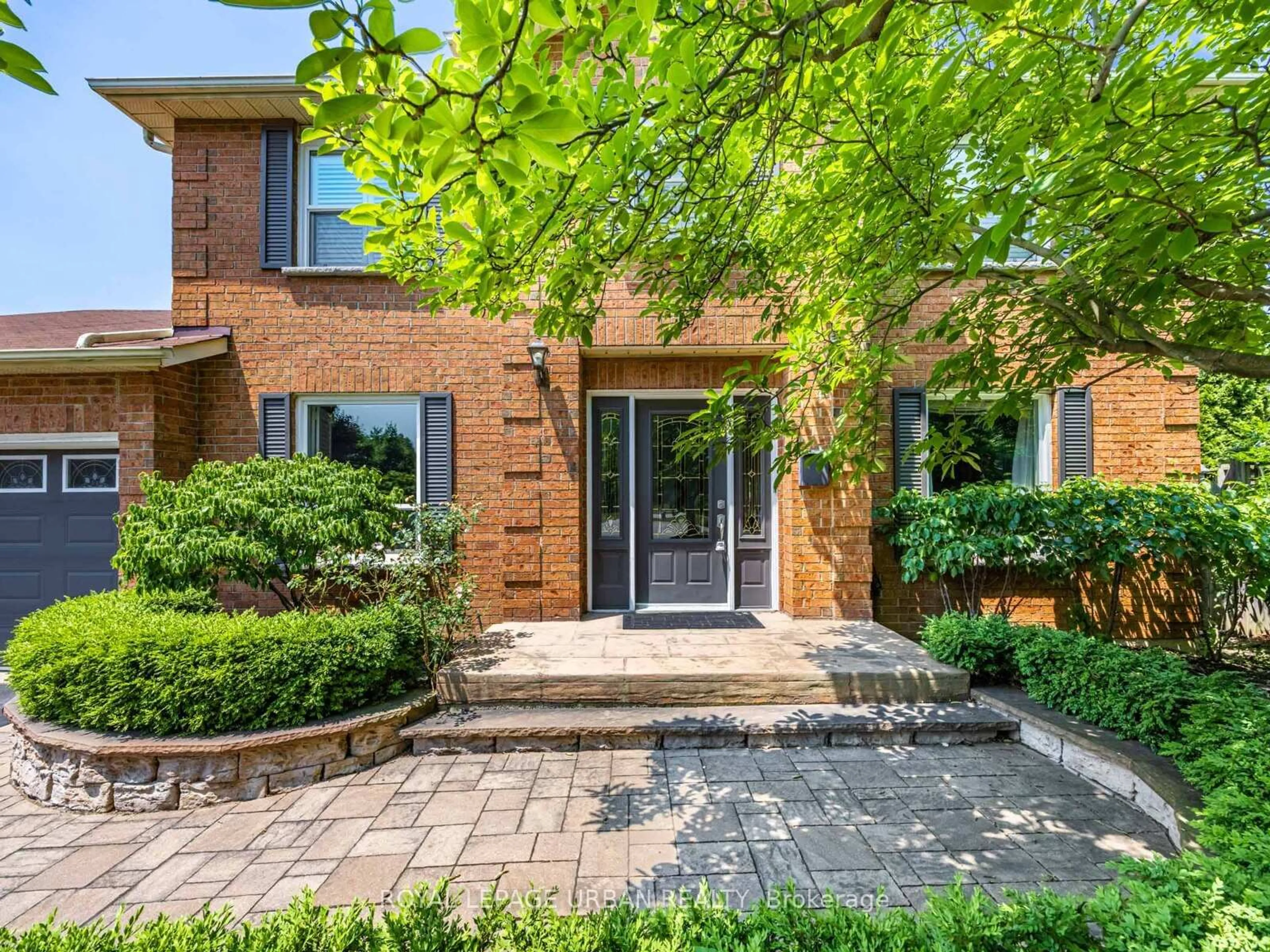Home with brick exterior material, street for 6127 Cheega Crt, Mississauga Ontario L5N 3Y9