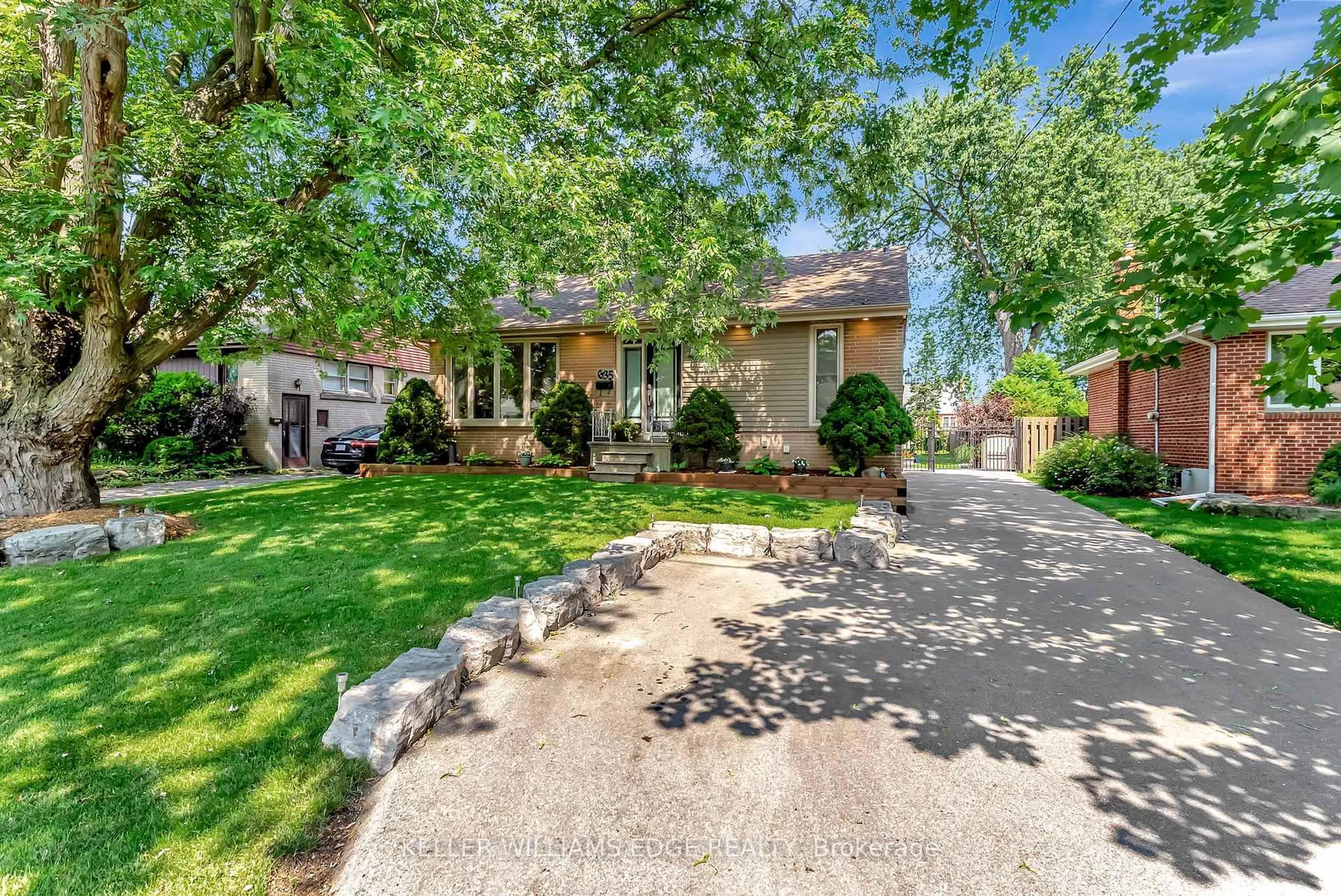 Unknown for 635 Inverness Ave, Burlington Ontario L7T 3S9