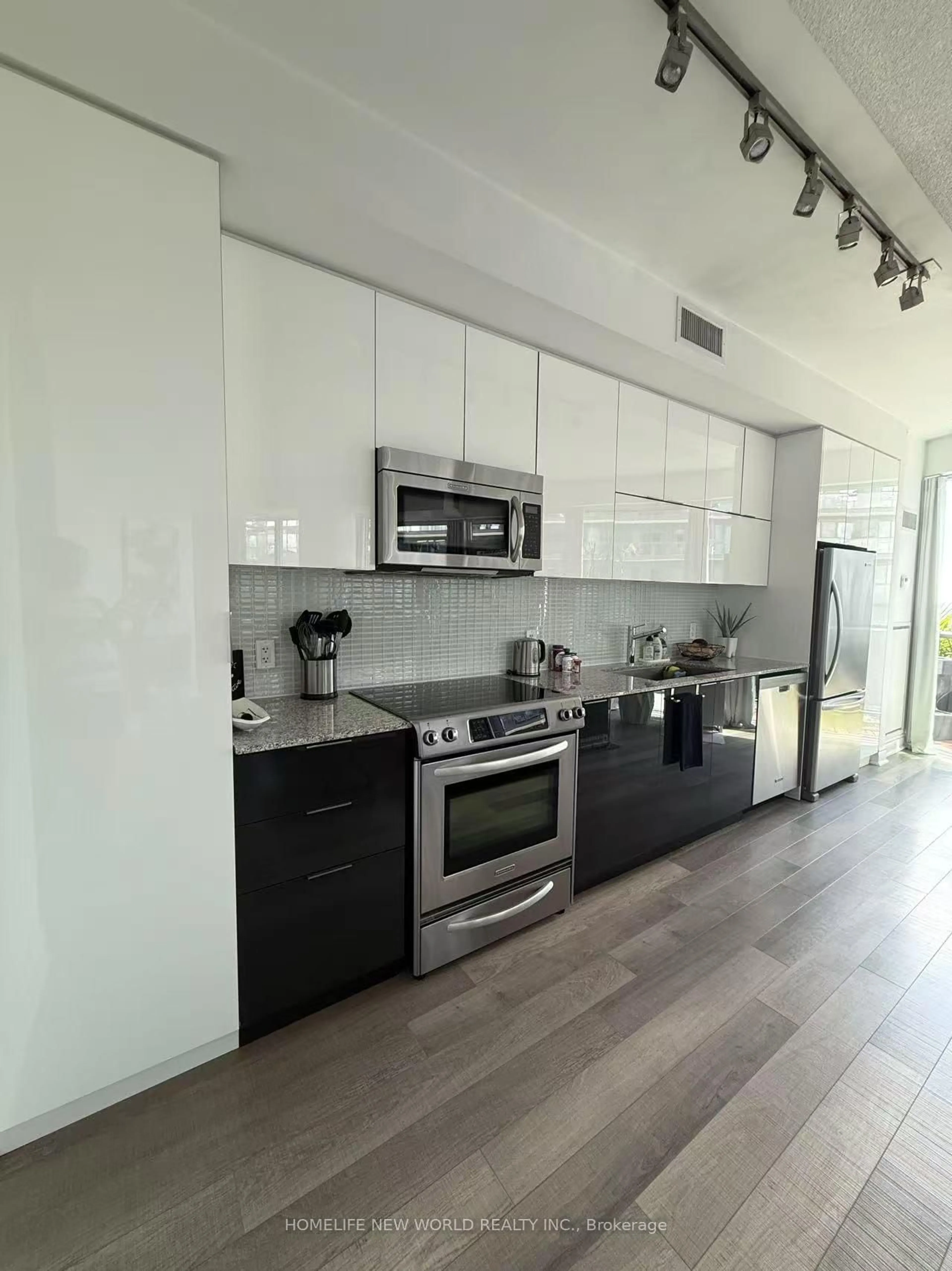 Contemporary kitchen, unknown for 80 Marine Parade Dr #806, Toronto Ontario M8V 0A3