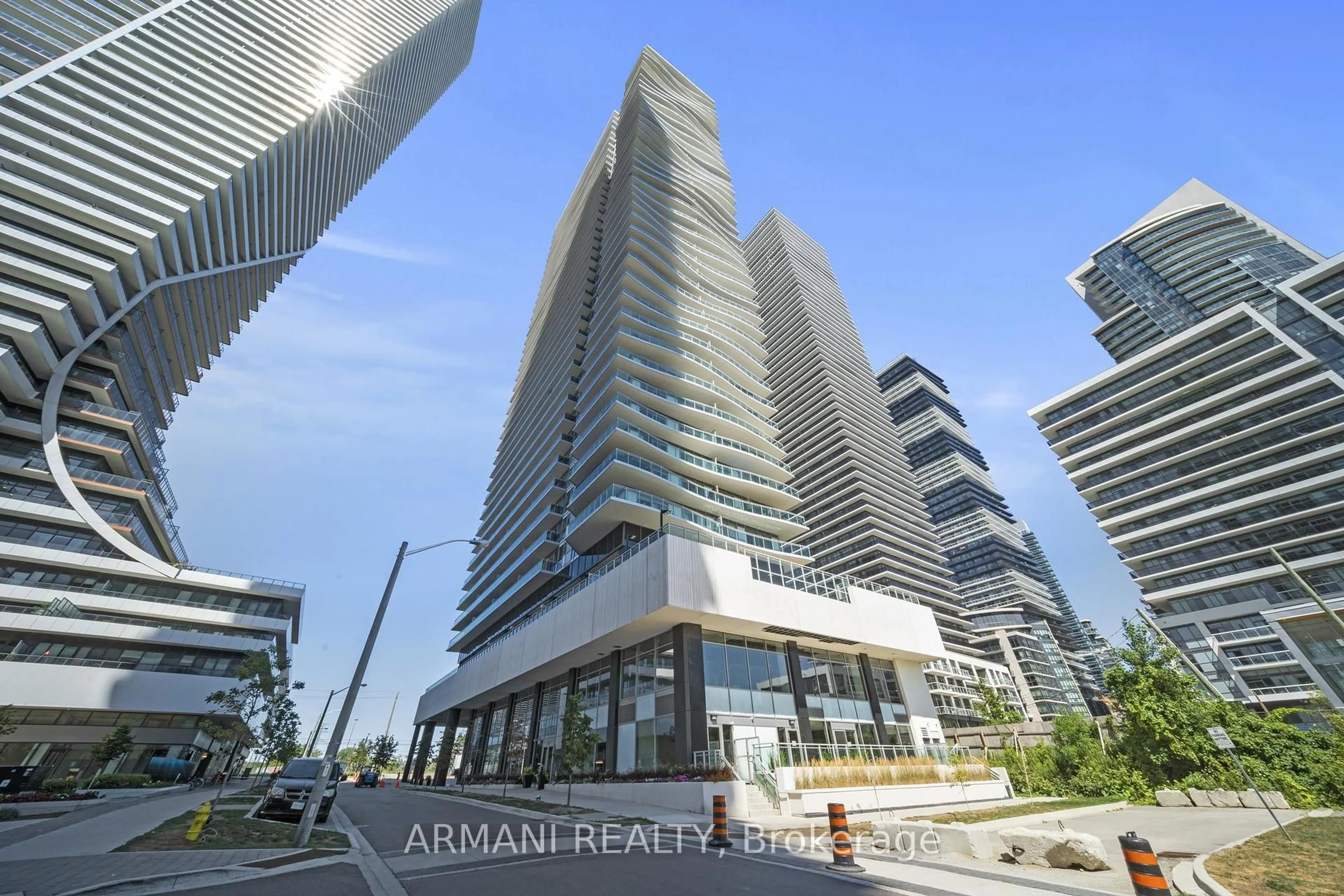 Indoor foyer for 33 Shore Breeze Dr #3902, Toronto Ontario M8V 1A1