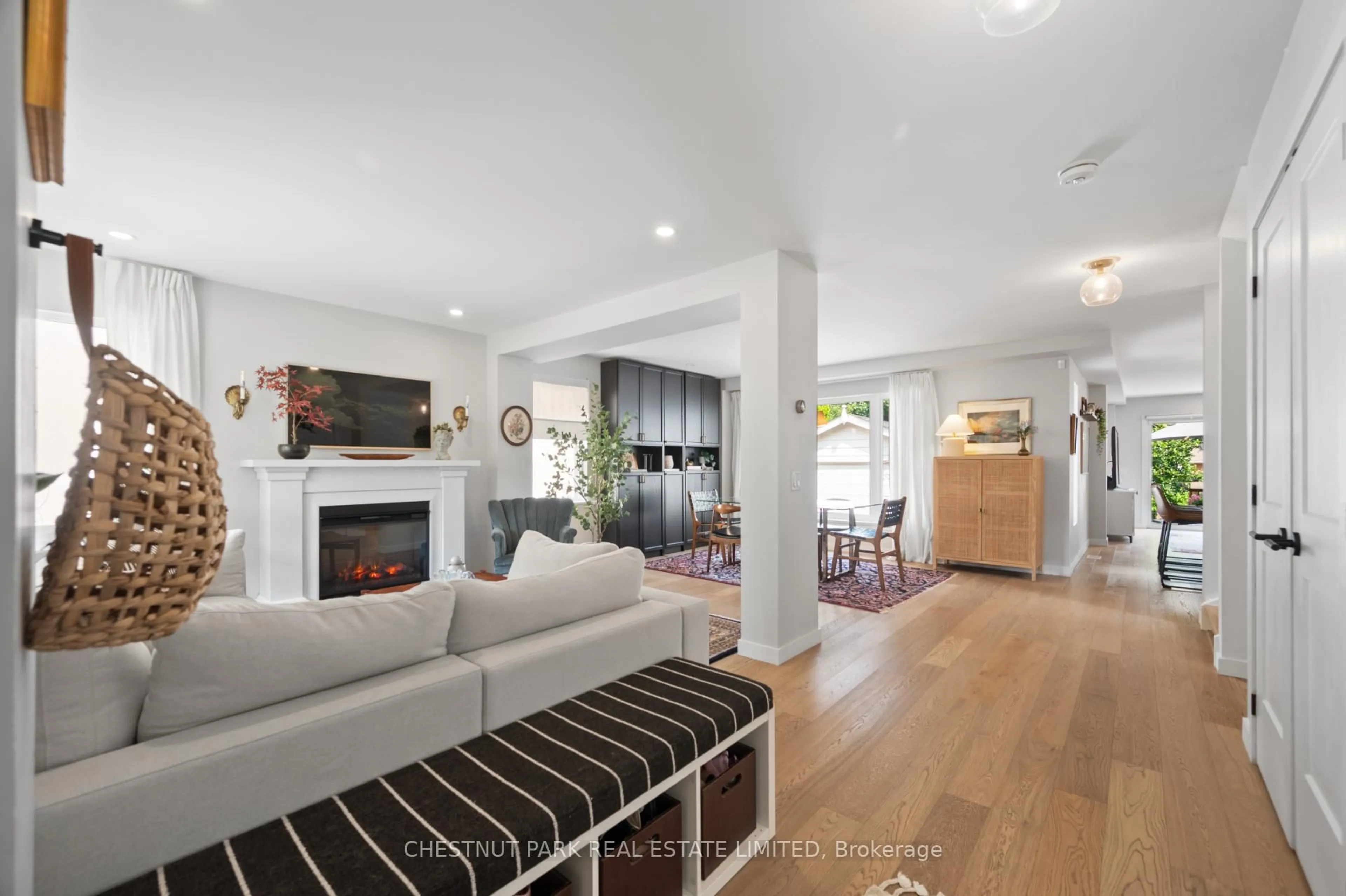 Living room with furniture, unknown for 6 Springbrook Gdns, Toronto Ontario M8Z 3B3