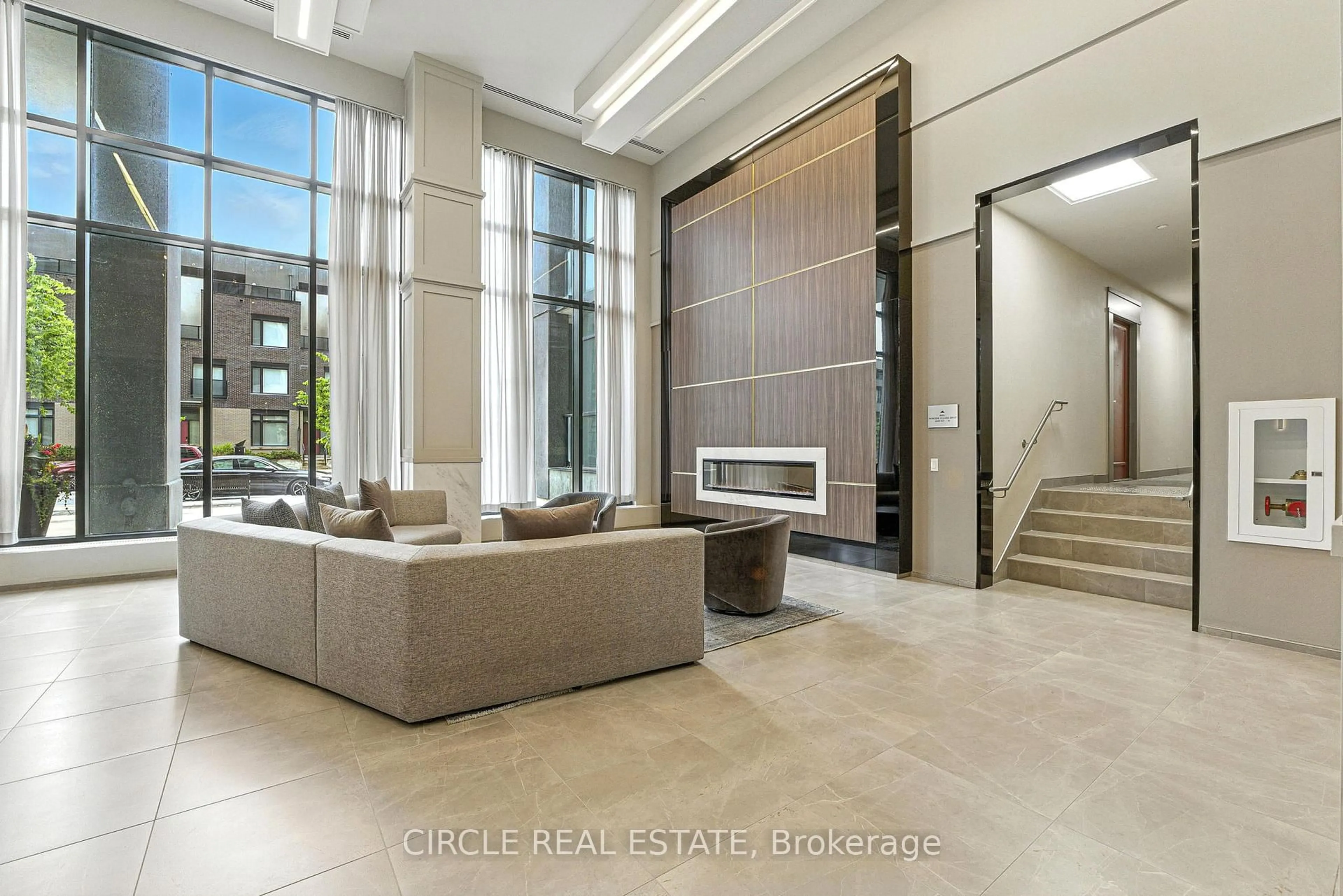 Indoor foyer for 4055 Parkside Village Dr #LPH 04, Mississauga Ontario L5B 0K2