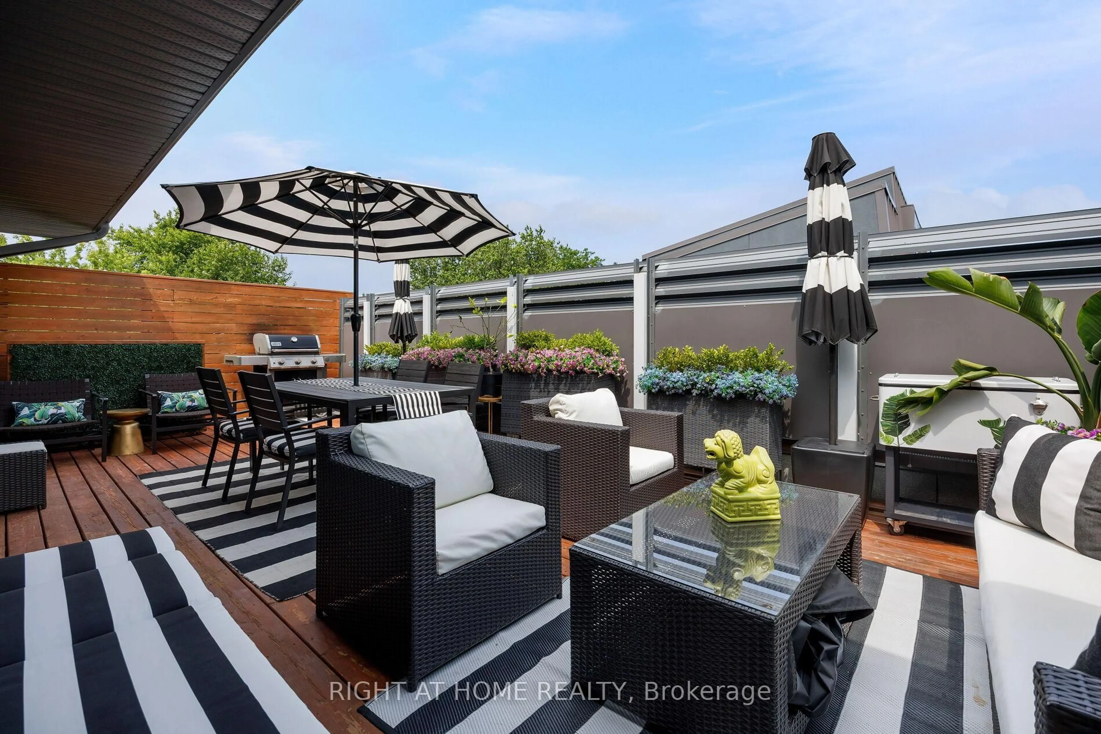 Patio, street for 50 Bartlett Ave #4, Toronto Ontario M6H 3E6