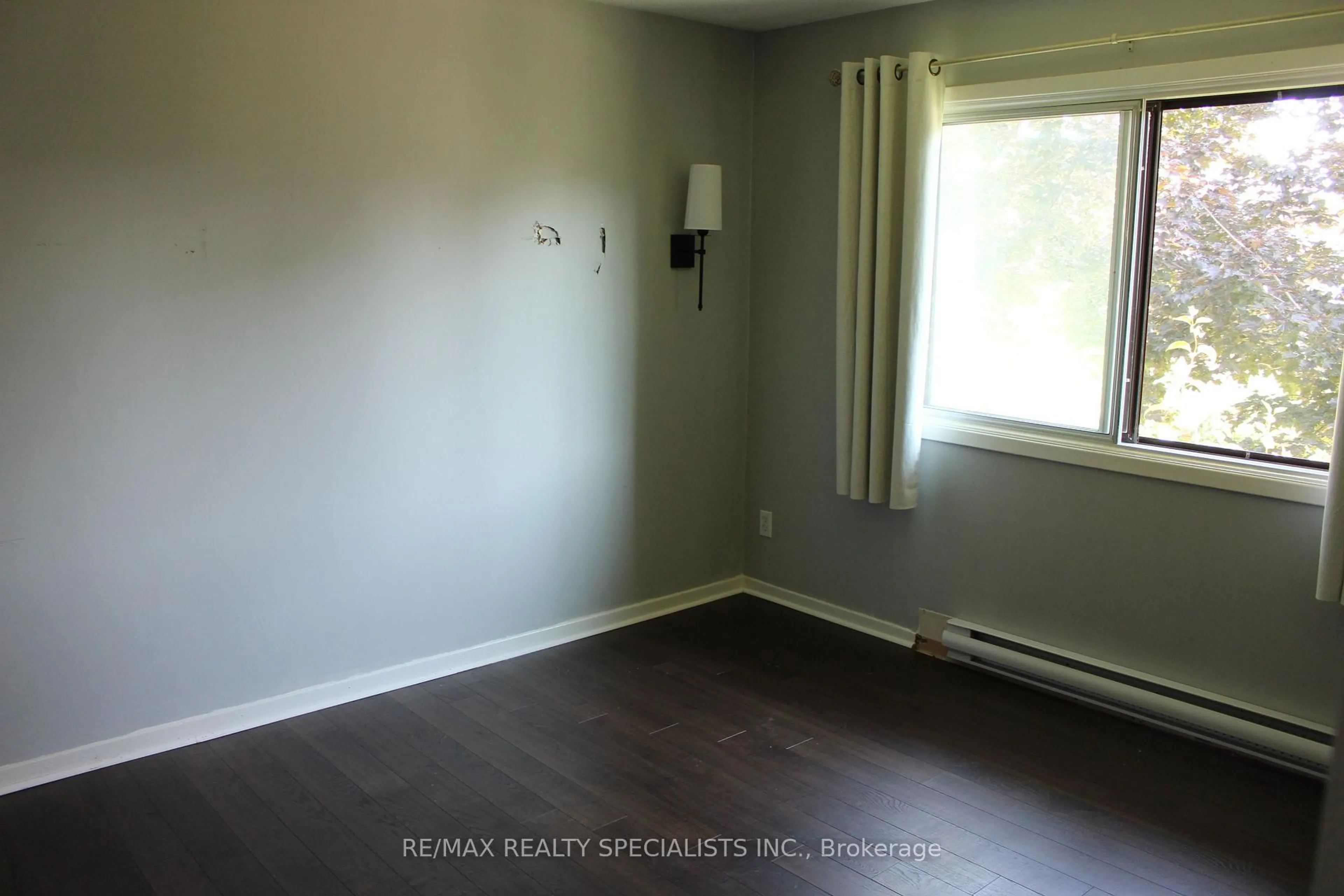 A pic of a room for 2701 AQUITAINE Ave, Mississauga Ontario L5N 2H7