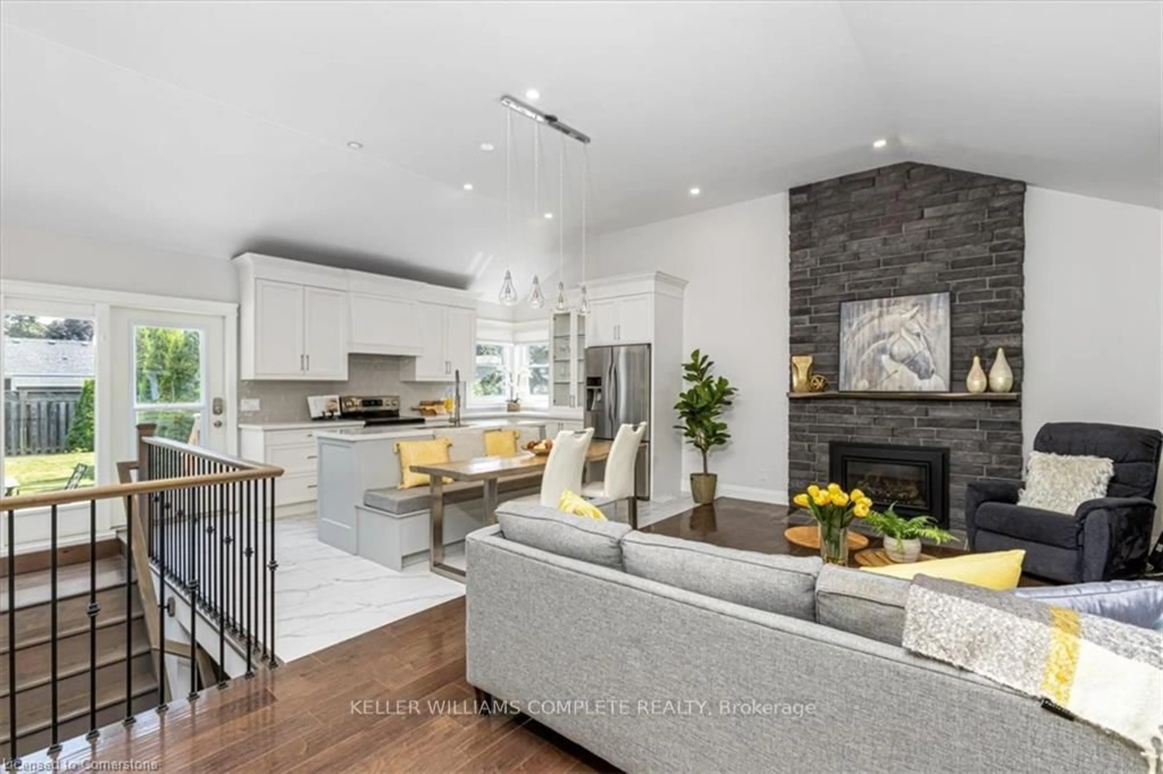 Open concept kitchen, unknown for 965 KINGSWAY Dr, Burlington Ontario L7T 3J1