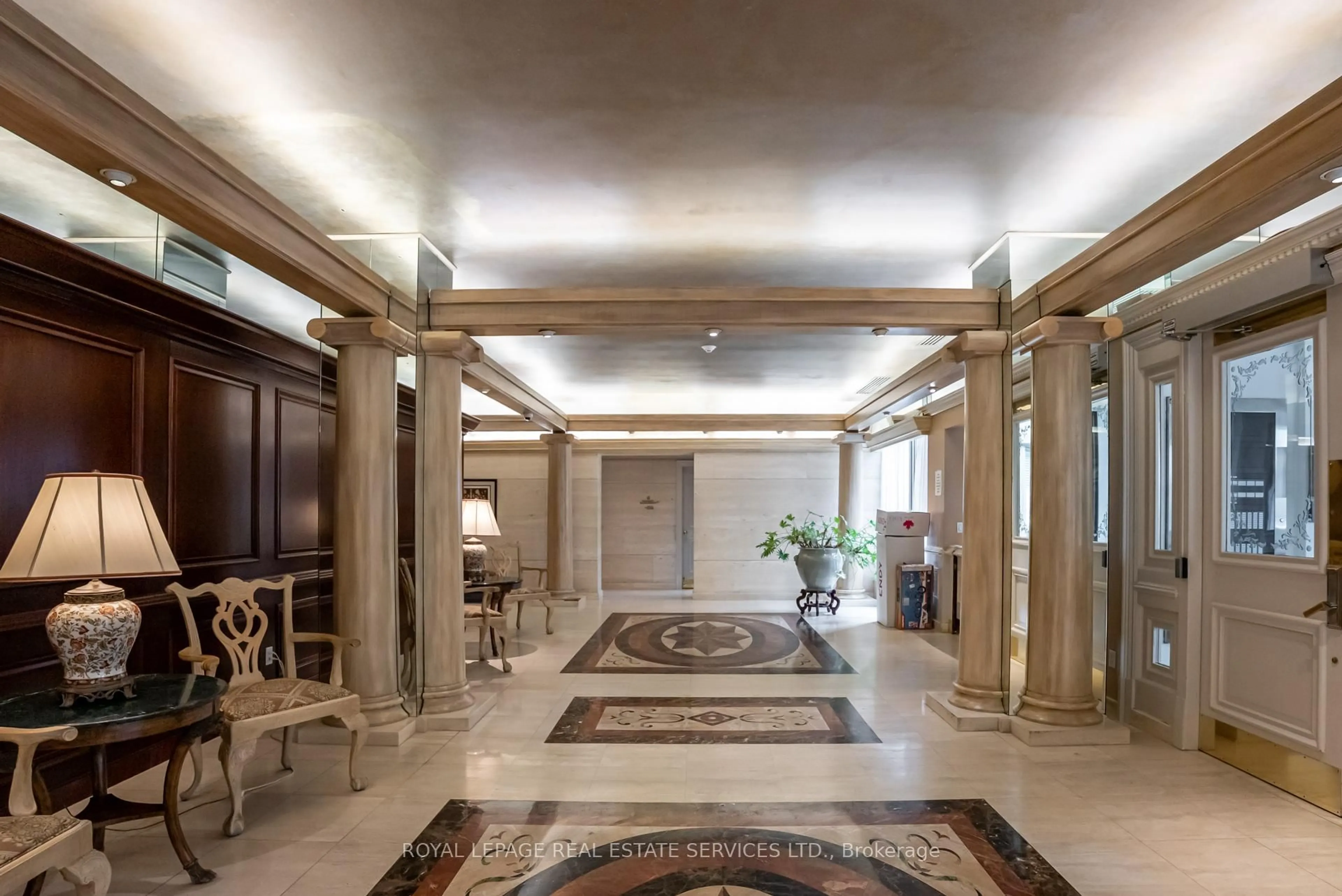 Lobby for 1 Ripley Ave #516, Toronto Ontario M6S 4Z6