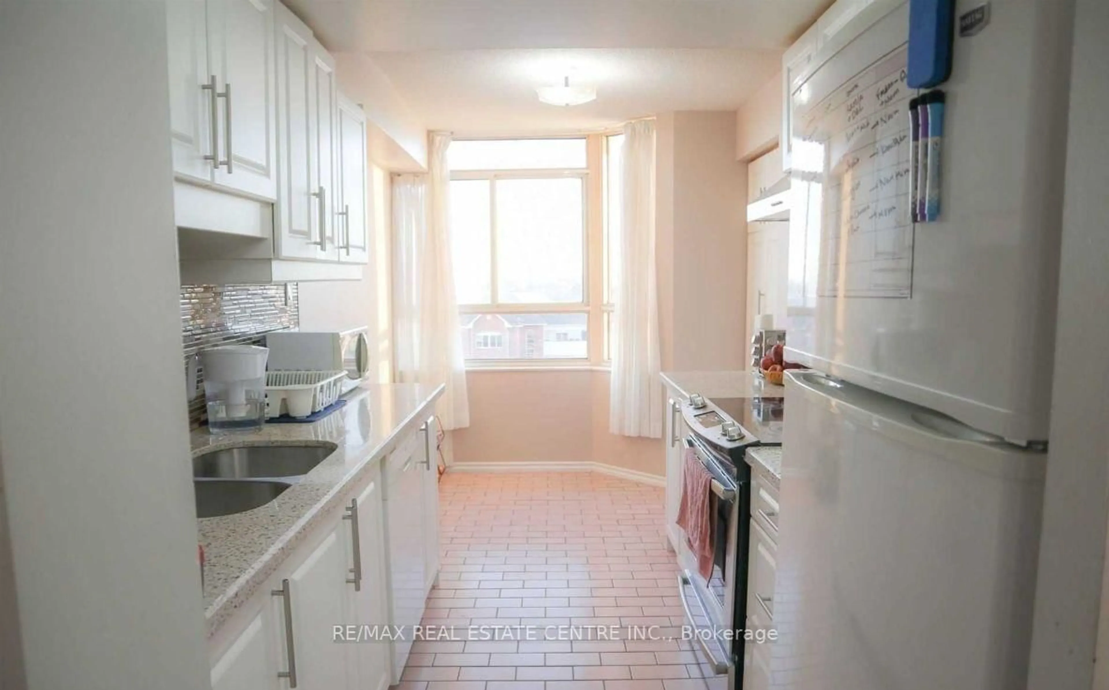 Standard kitchen, unknown for 100 County Court Blvd #705, Brampton Ontario L6W 3X1