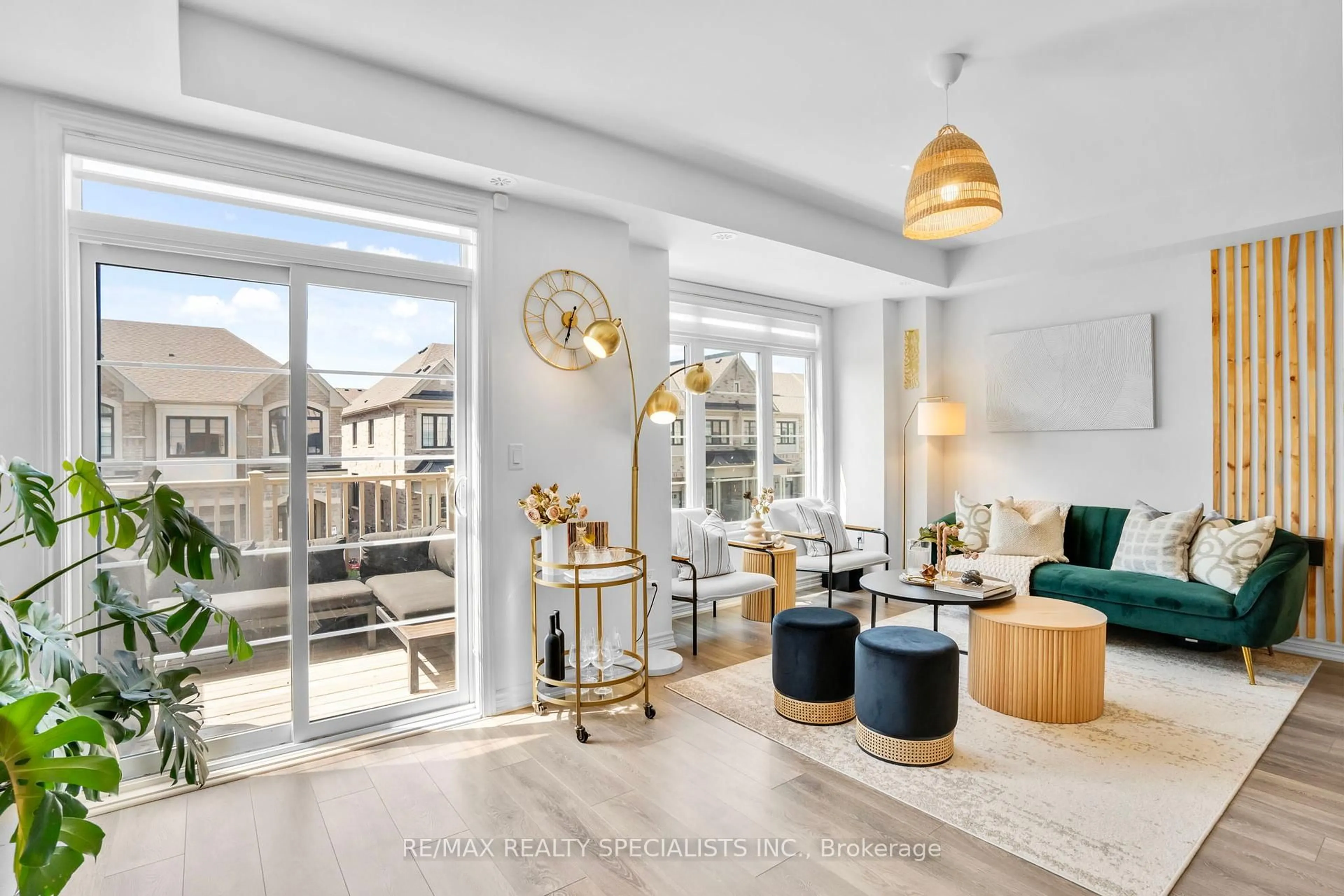 Living room with furniture, unknown for 392 Twinflower Pl, Milton Ontario L9E 1T3