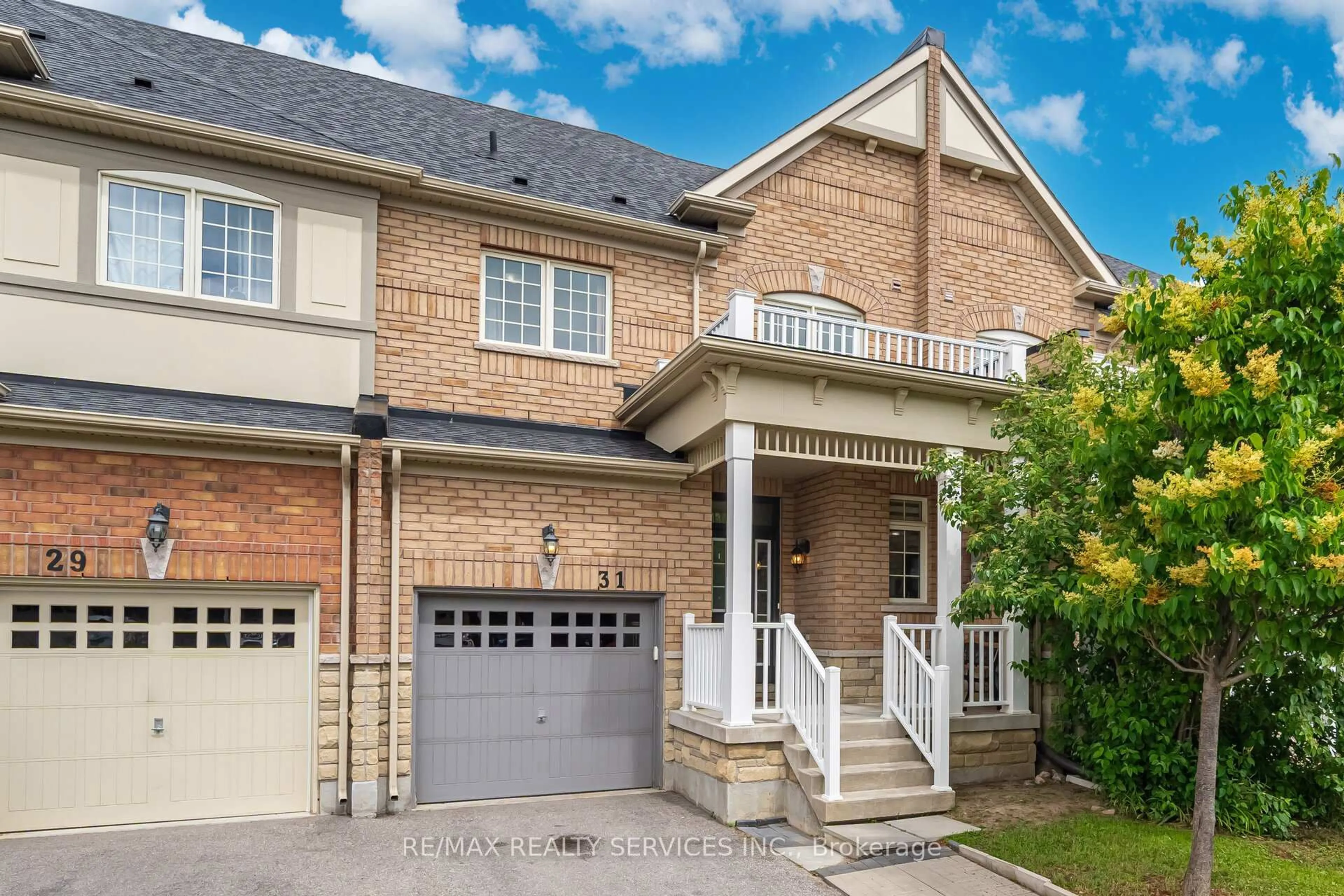 Home with brick exterior material, street for 31 Mccardy Crt, Caledon Ontario L7C 3W9