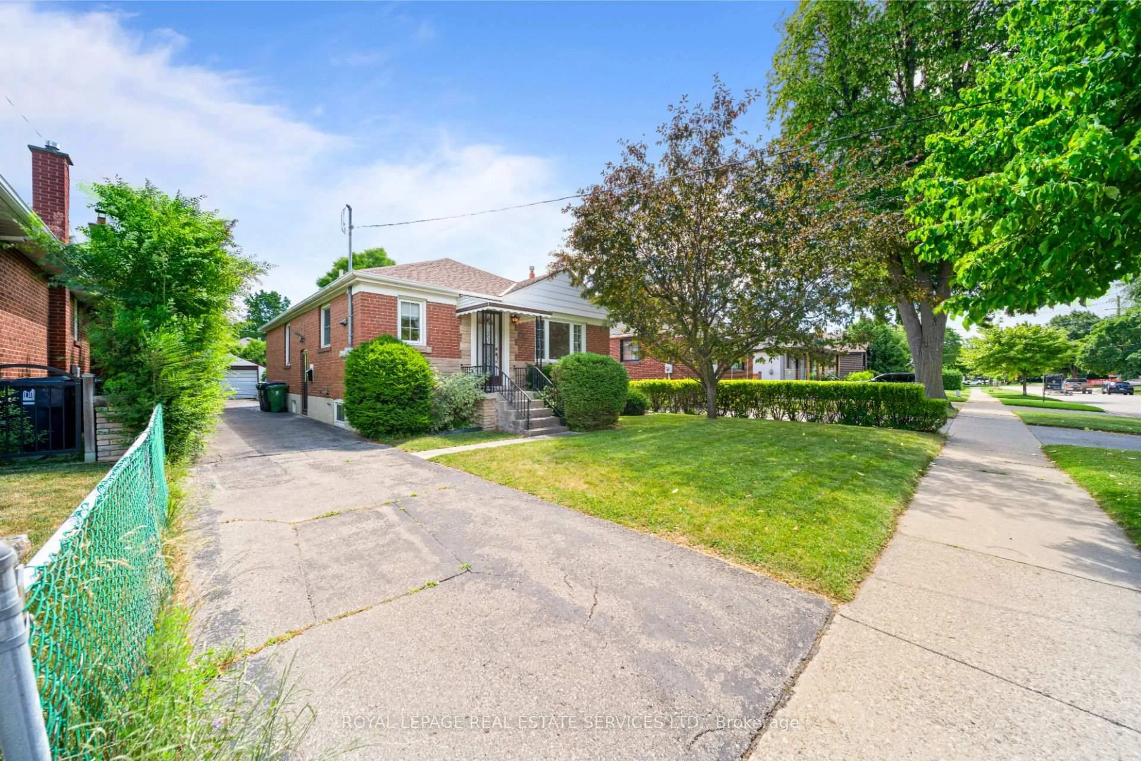 Unknown for 233 Sheldon Ave, Toronto Ontario M8W 4L8