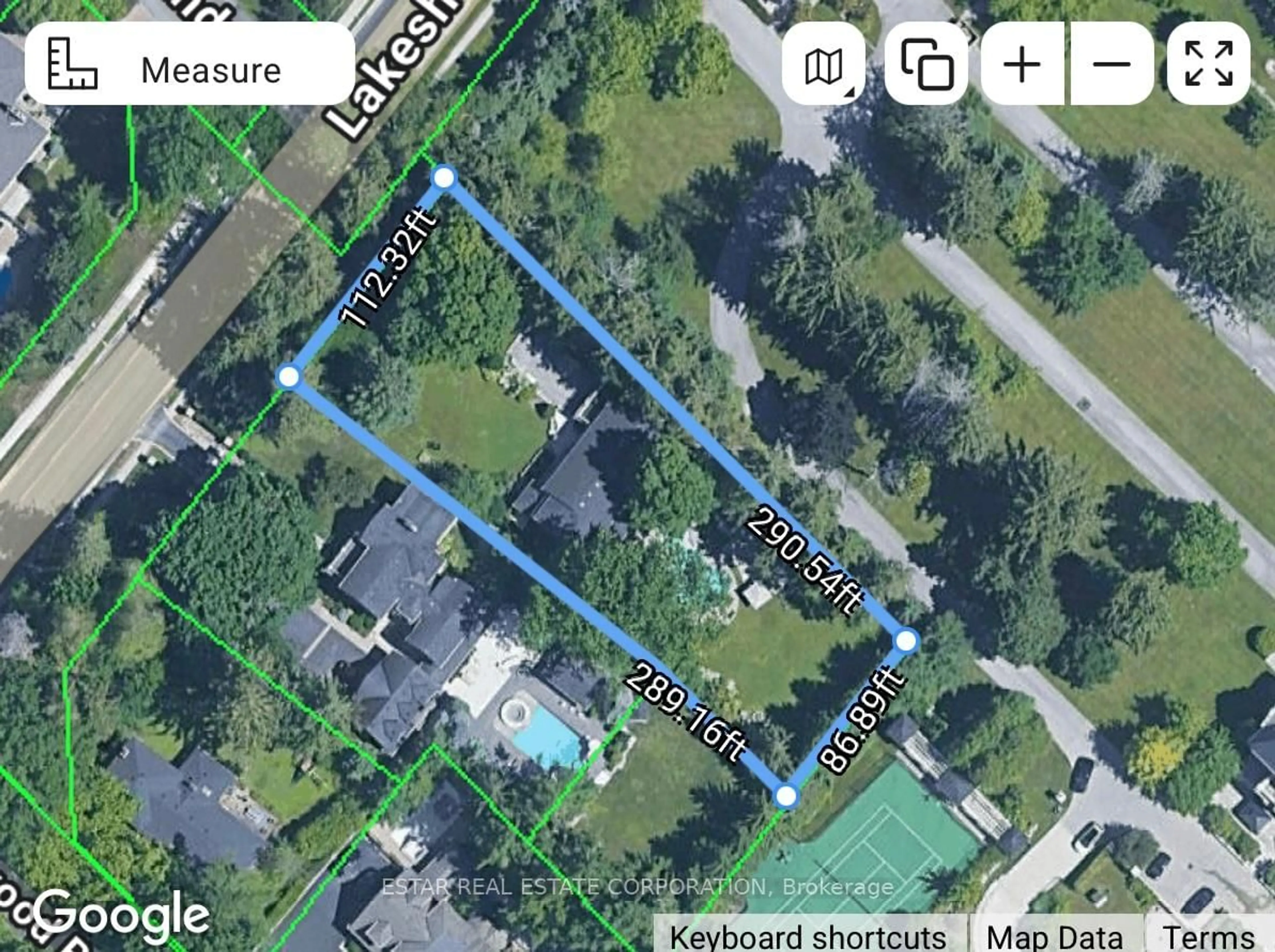 A pic from outside/outdoor area/front of a property/back of a property/a pic from drone, street for 1124 LAKESHORE Rd, Oakville Ontario L6J 1L2