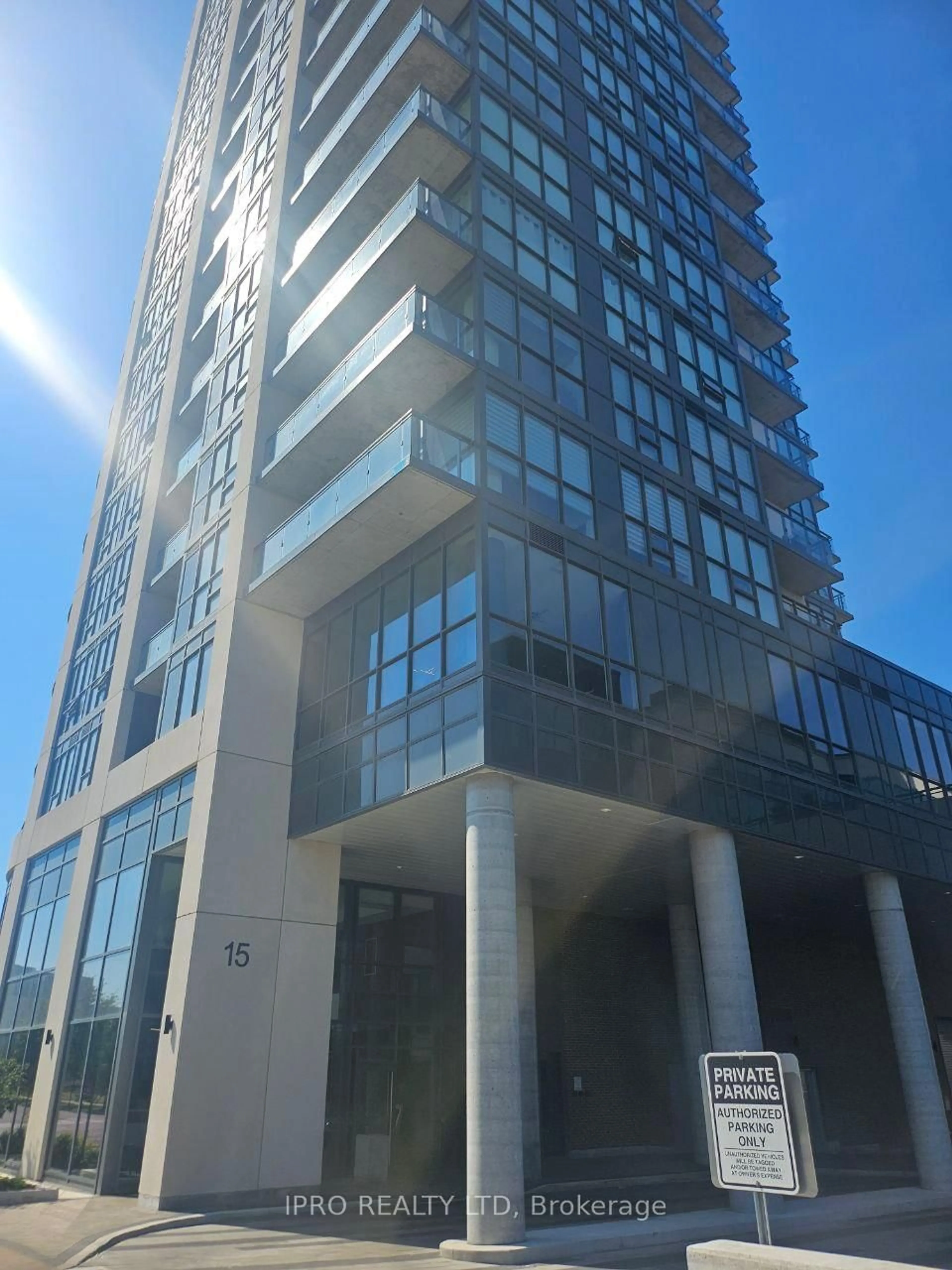 Indoor foyer for 15 Lynch St #1407, Brampton Ontario L6W 0C7