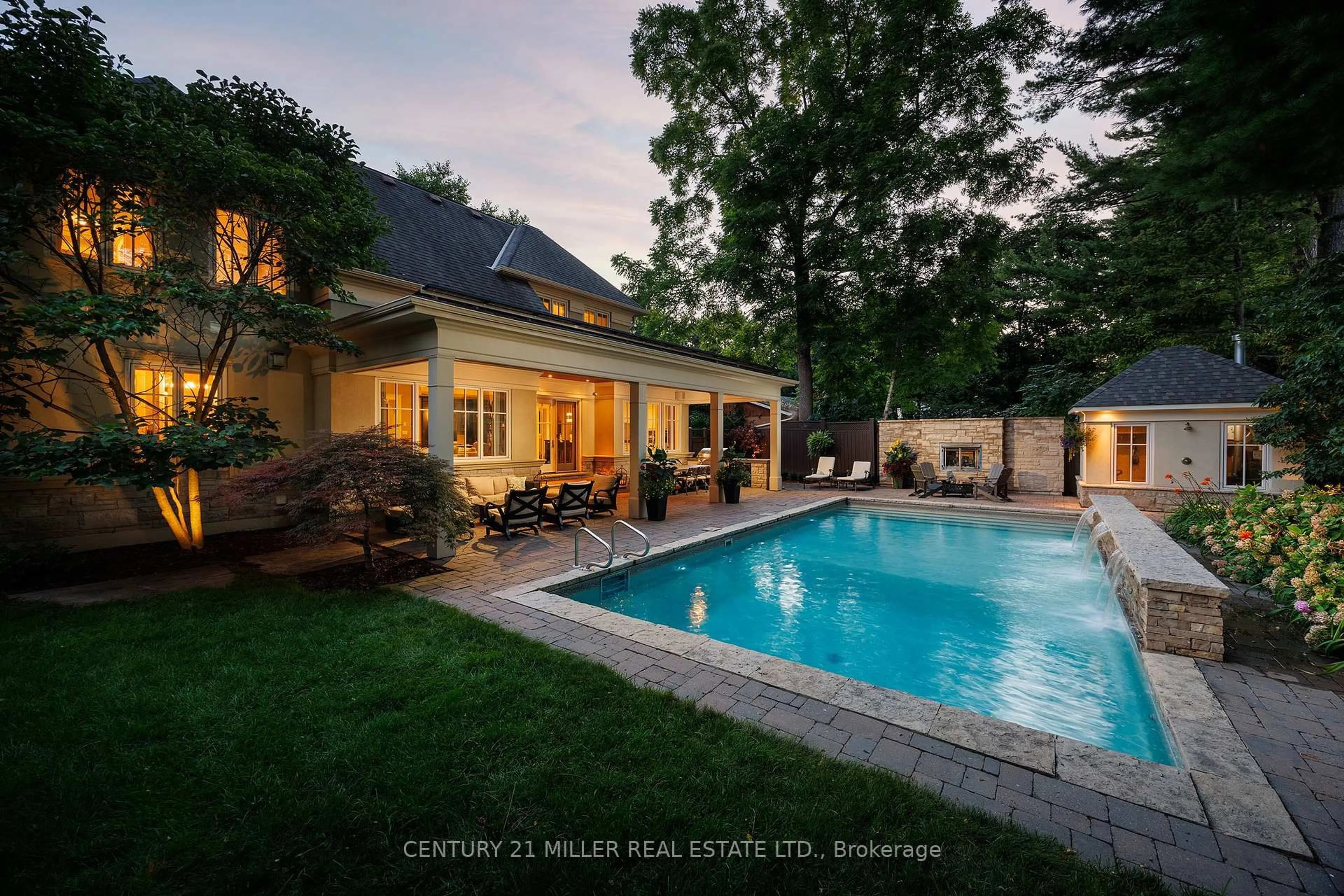 Pool for 267 Eastcourt Rd, Oakville Ontario L6J 4Y5