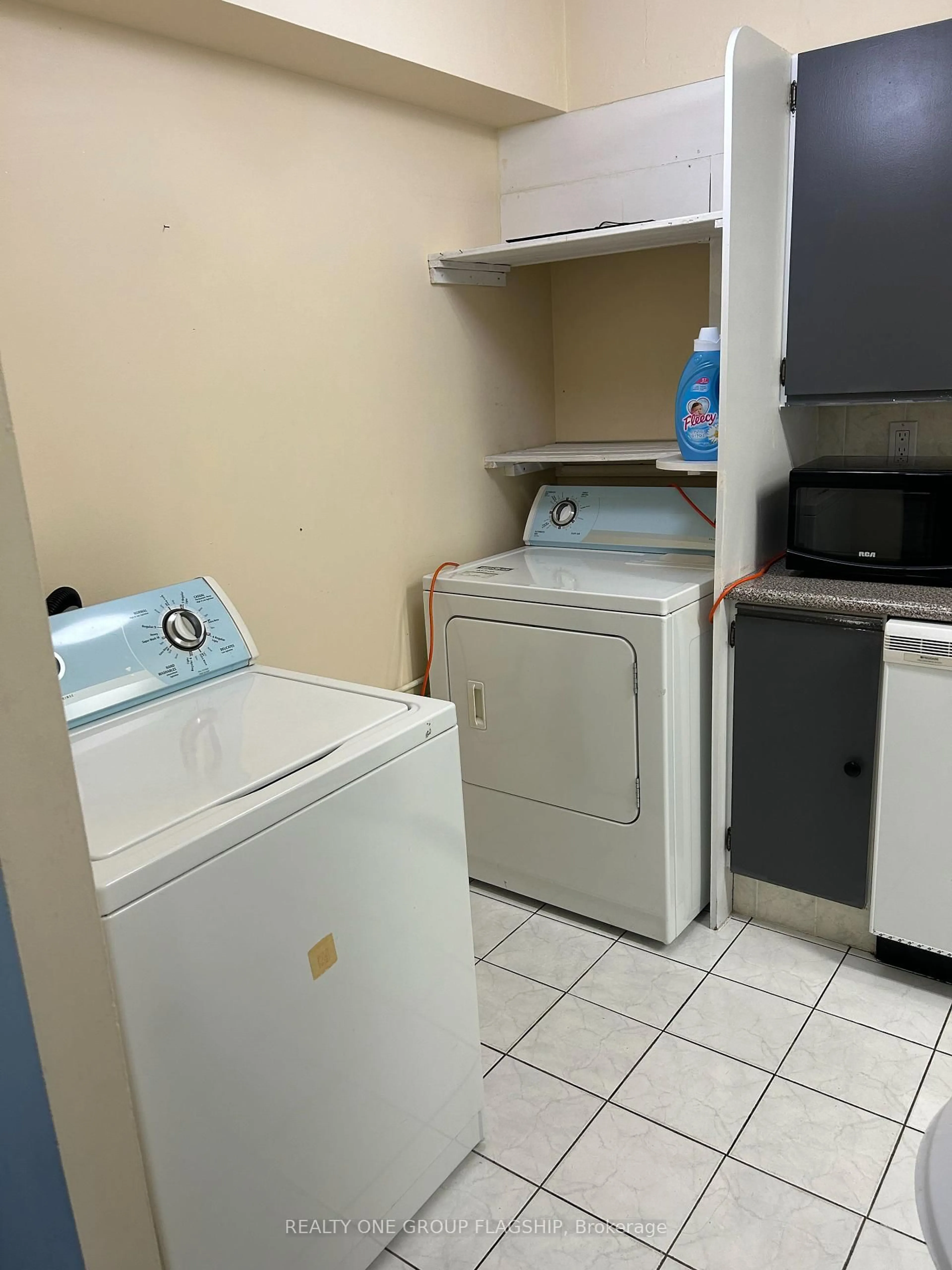 Laundry room for 10 Tobermory Dr #1205, Toronto Ontario M3N 2Y5