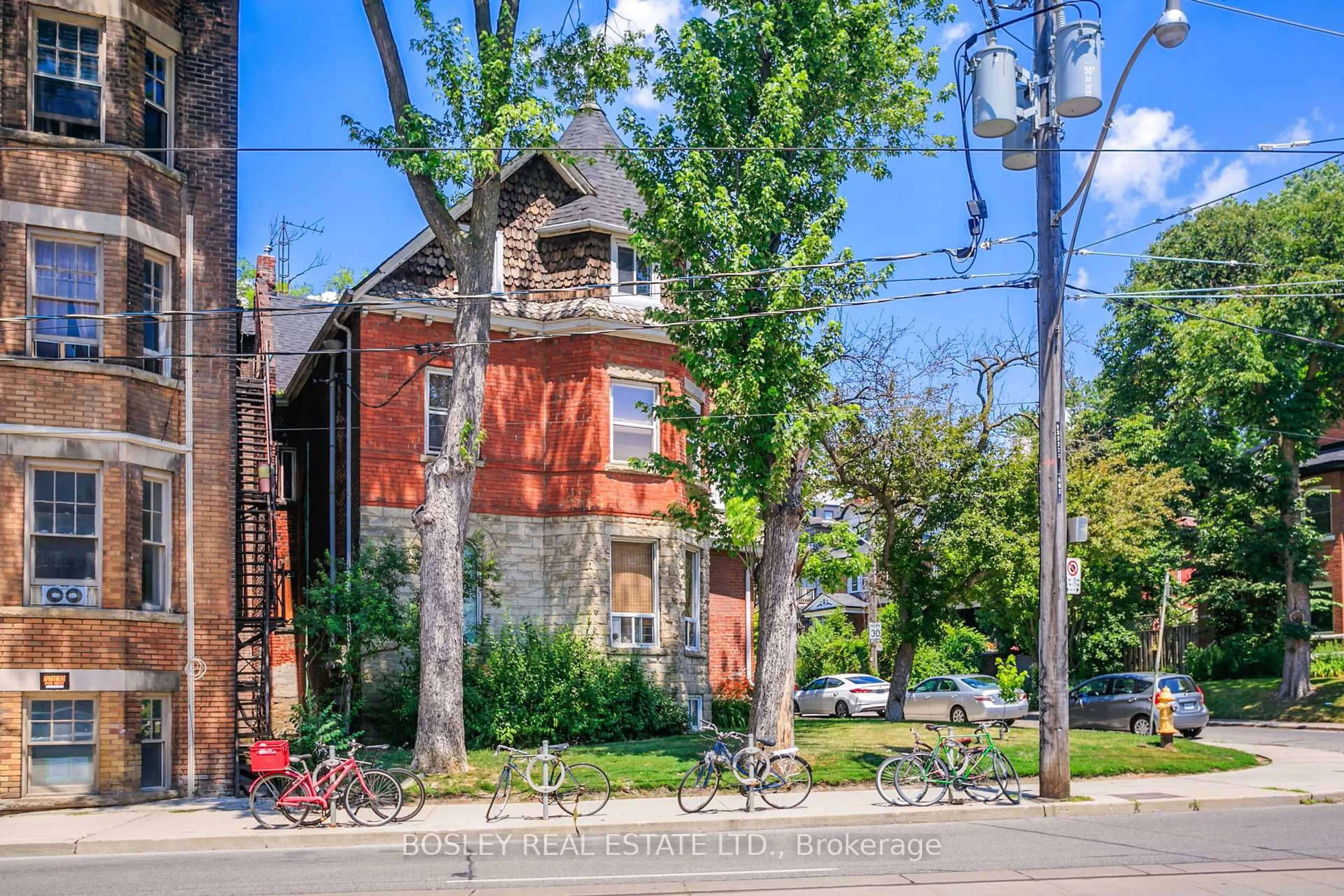 Home with brick exterior material, street for 1500 King St, Toronto Ontario M6K 1J5