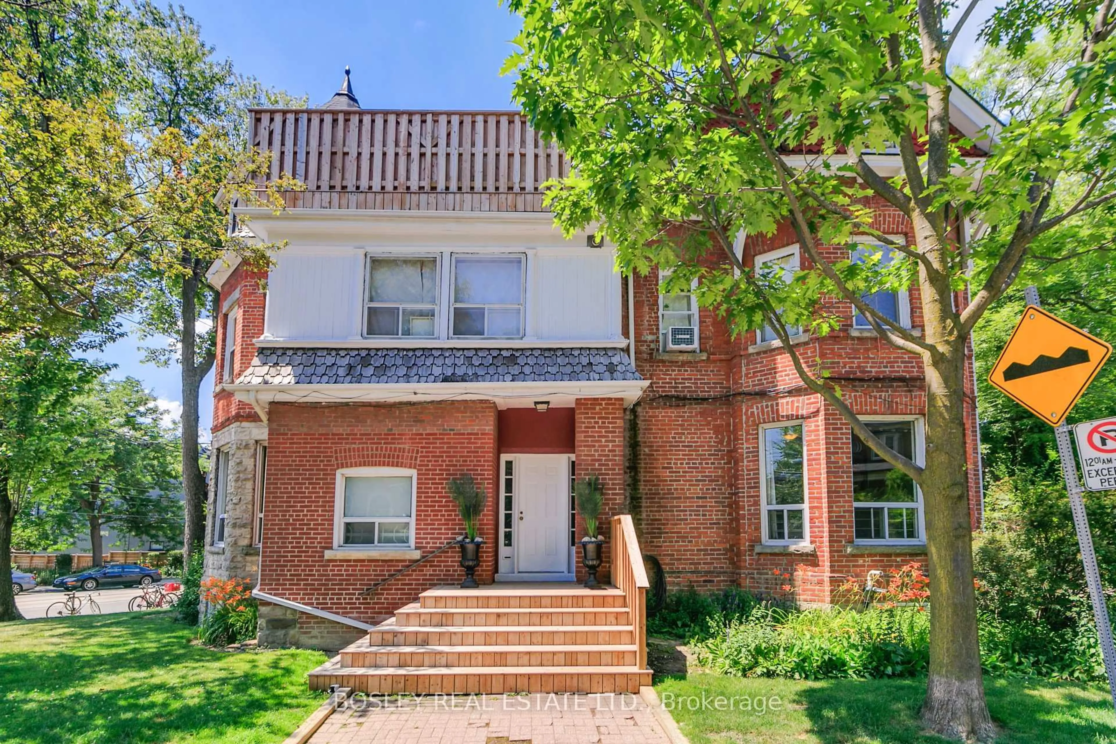 Home with brick exterior material, street for 1500 King St, Toronto Ontario M6K 1J5