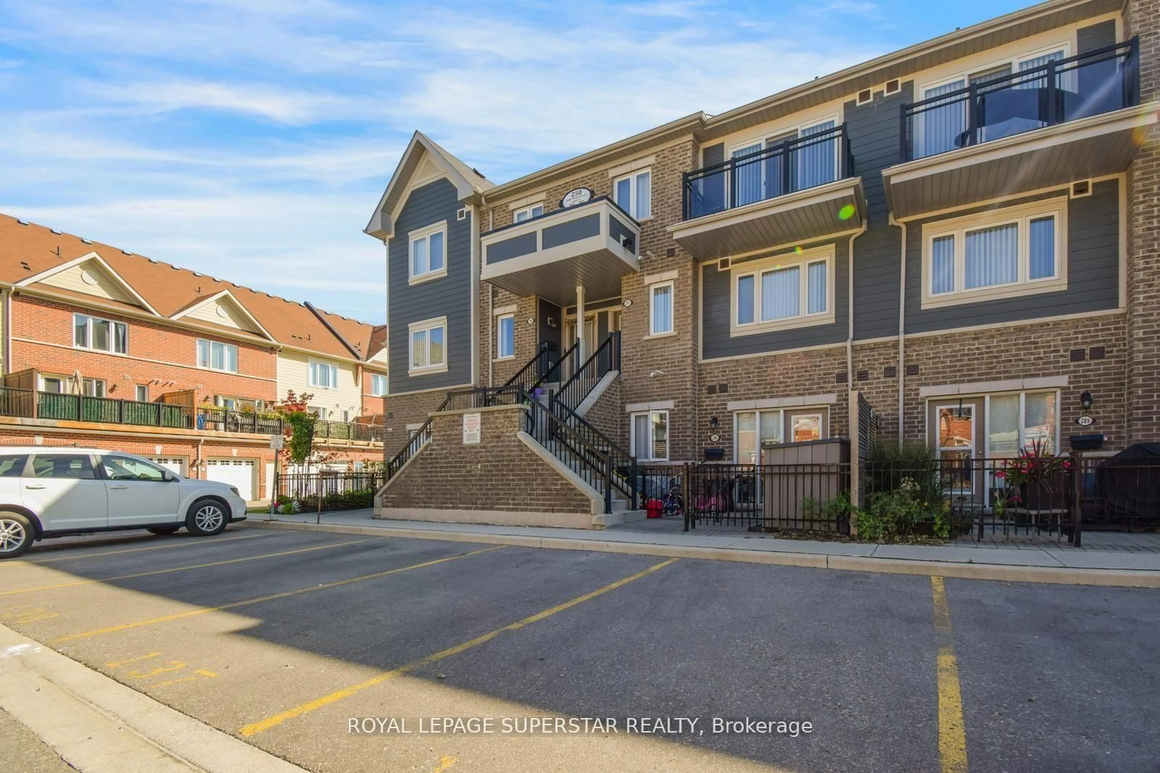 Unknown for 250 Sunny Meadow Blvd #291, Brampton Ontario L6R 3Y7