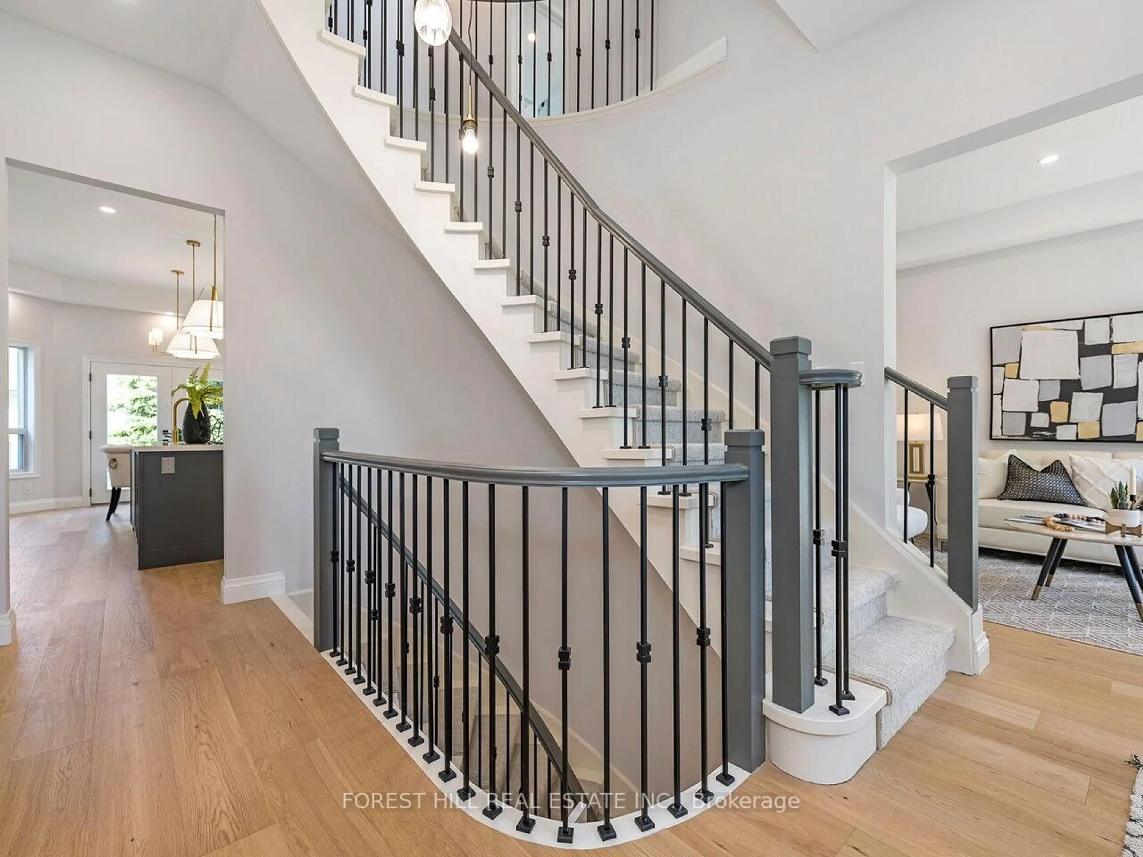 Stairs for 1092 Shaw Dr, Mississauga Ontario L5G 3Z4