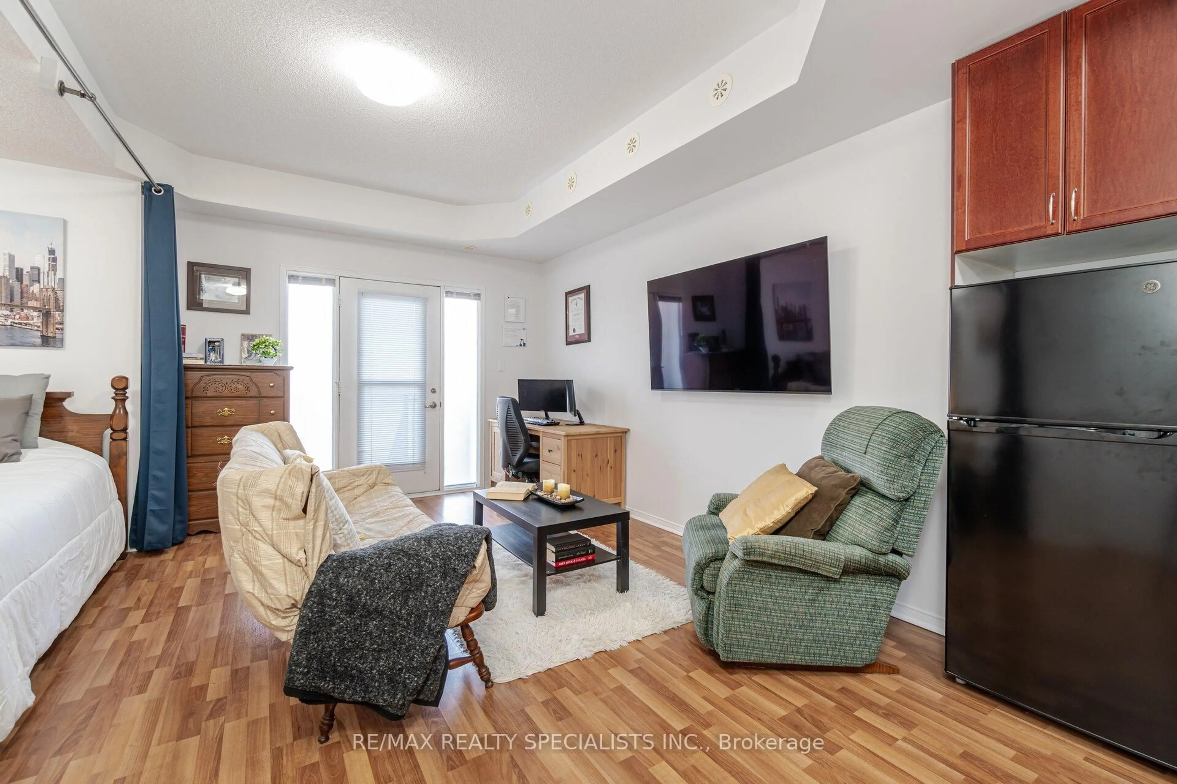Living room with furniture, unknown for 5150 Winston Churchill Blvd #106, Mississauga Ontario L5M 0P1