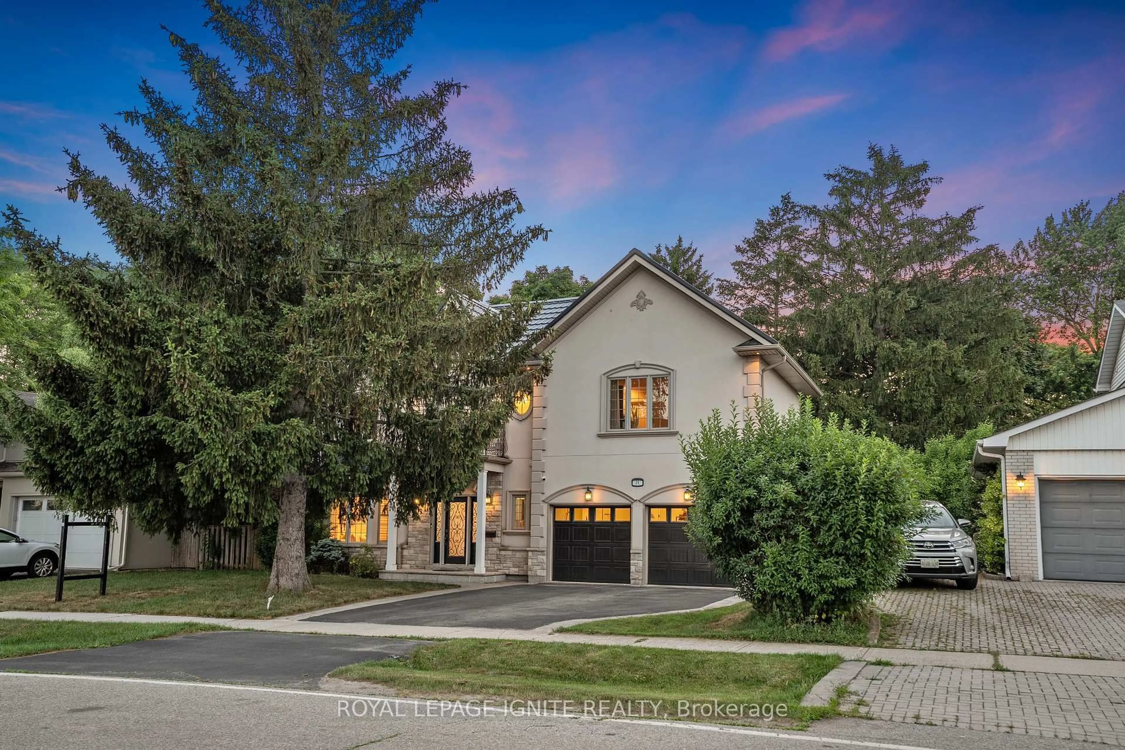 Home with brick exterior material, street for 31 Ridge Dr, Oakville Ontario L6H 1B7