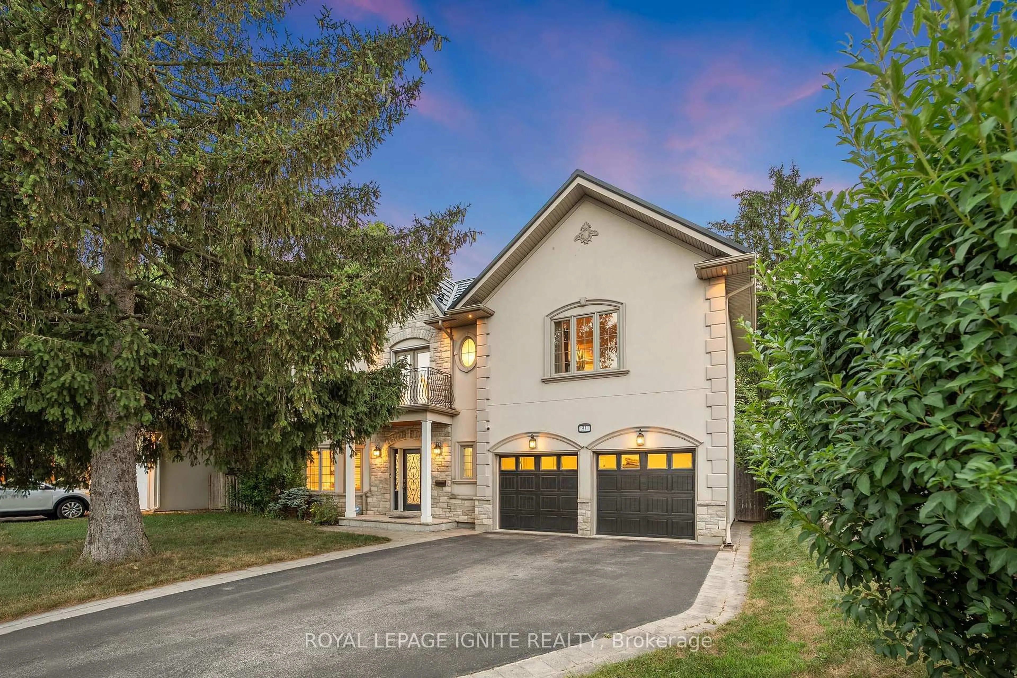 Home with brick exterior material, street for 31 Ridge Dr, Oakville Ontario L6H 1B7