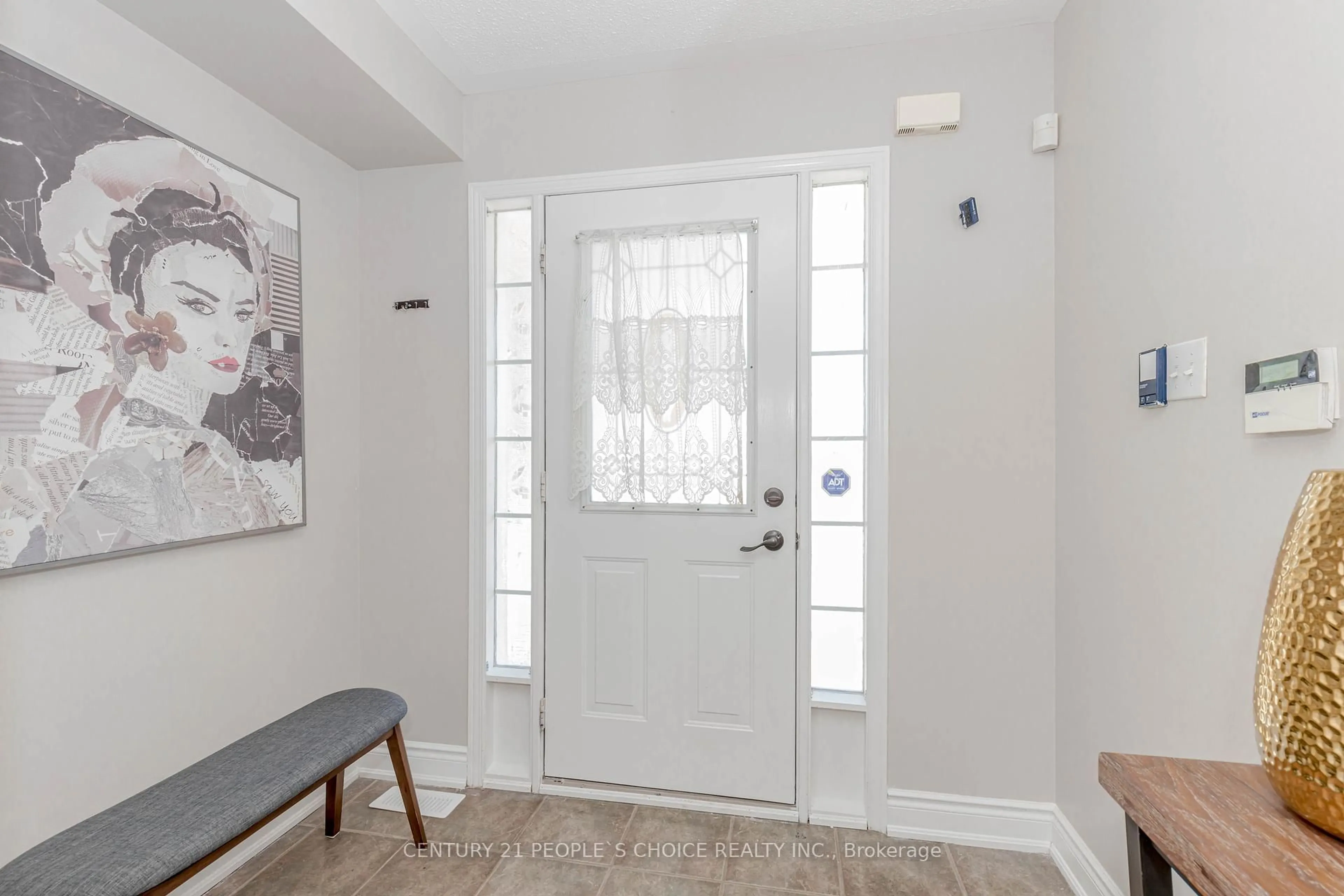Indoor entryway for 6399 Spinnaker Circ #140, Mississauga Ontario L5W 1Z6