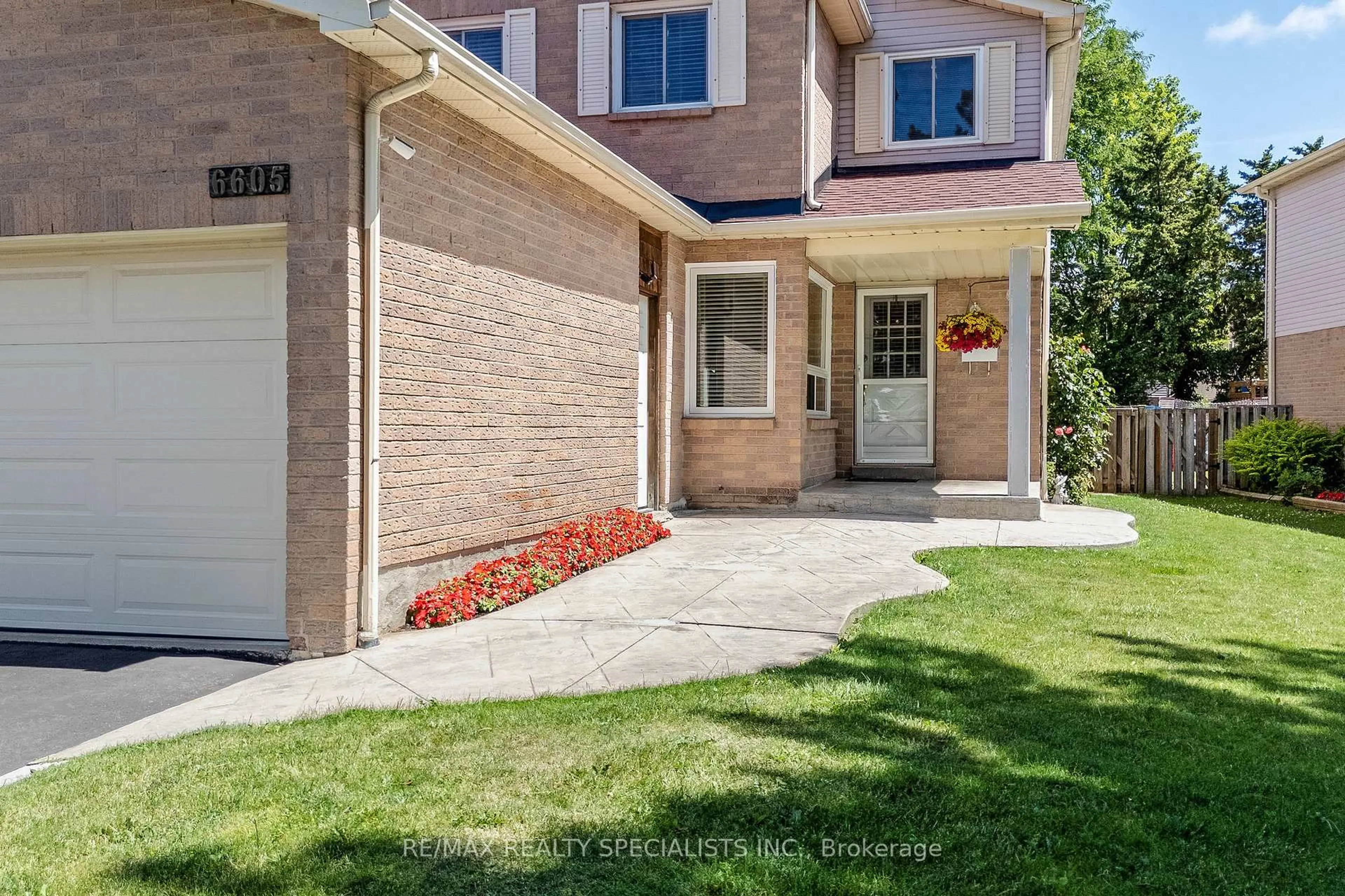 Home with brick exterior material, street for 6605 Edenwood Dr, Mississauga Ontario L5N 3E9