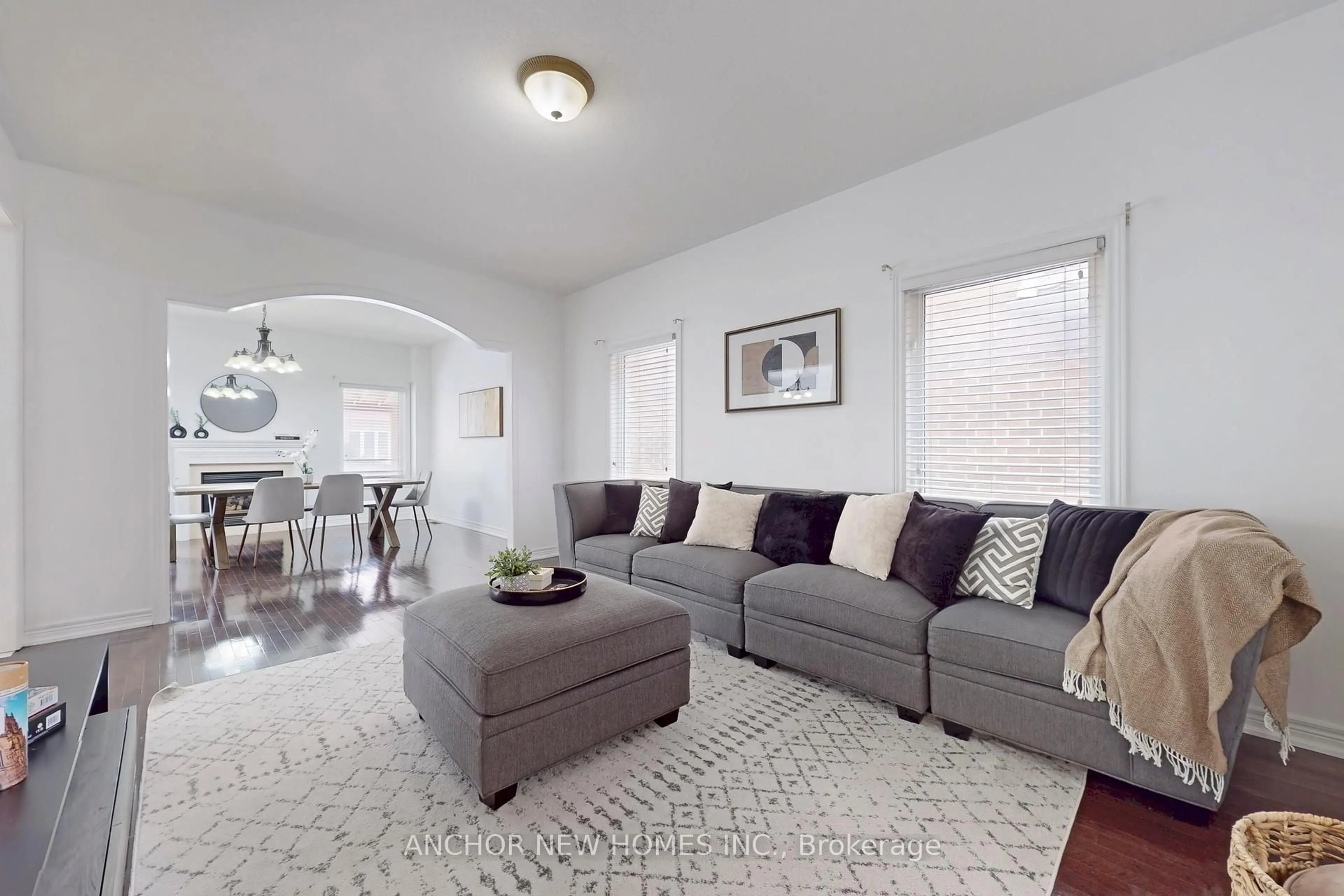 Living room with furniture, unknown for 15 New Hampshire Crt, Brampton Ontario L6S 0B9