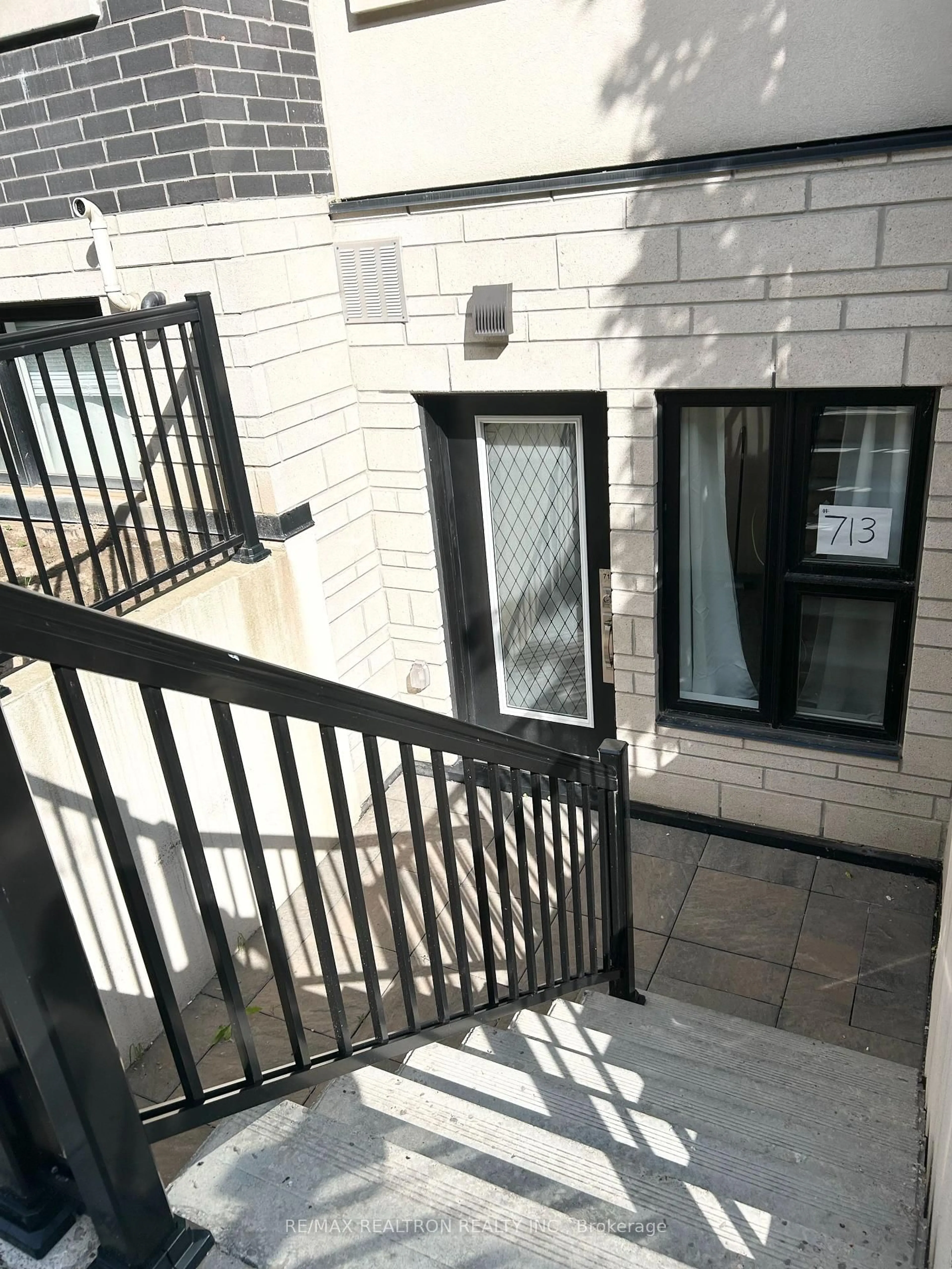 Balcony in the apartment, unknown for 1131 Cooke Blvd #713, Burlington Ontario L7T 0C3