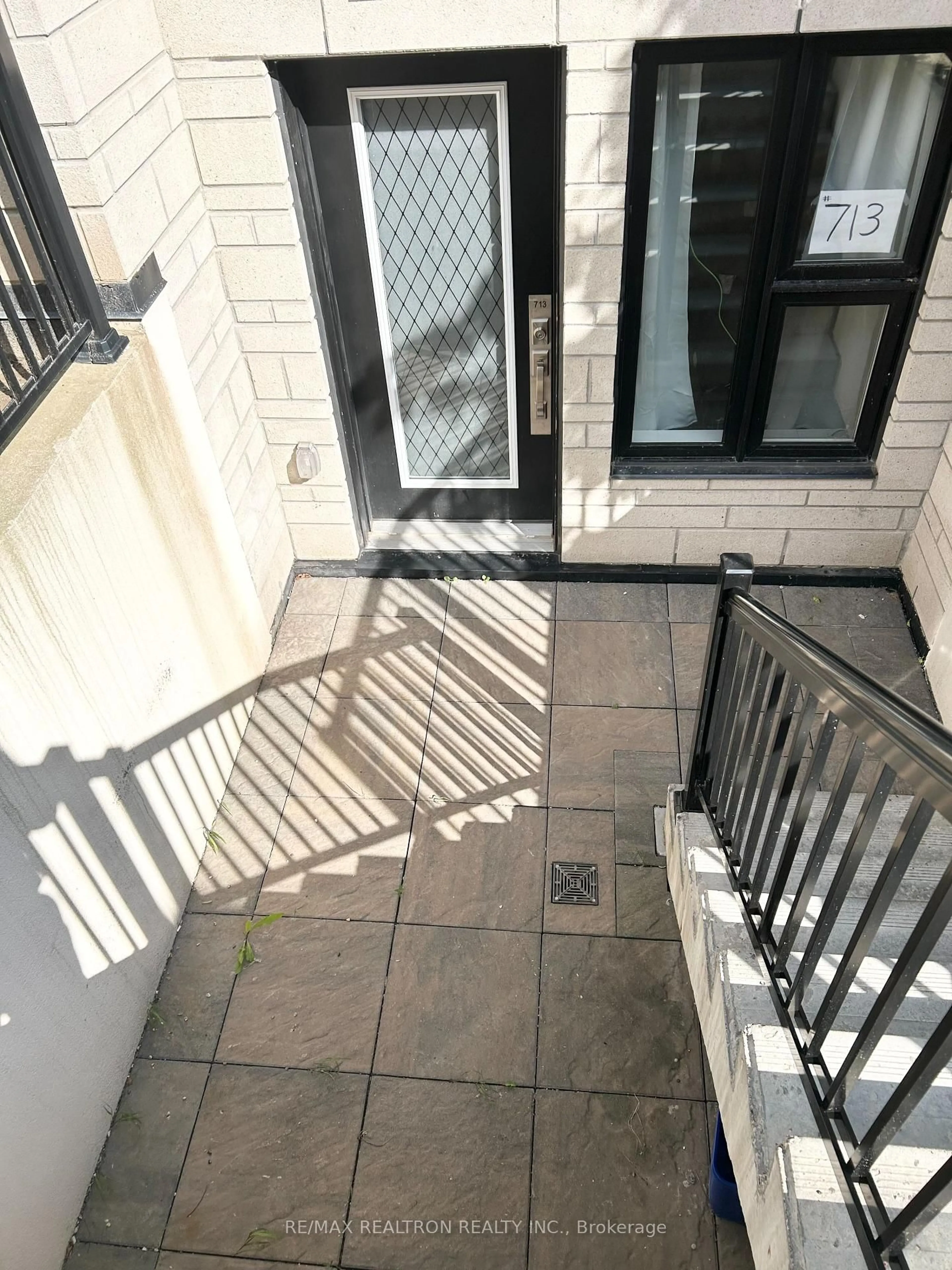 Unknown for 1131 Cooke Blvd #713, Burlington Ontario L7T 0C3