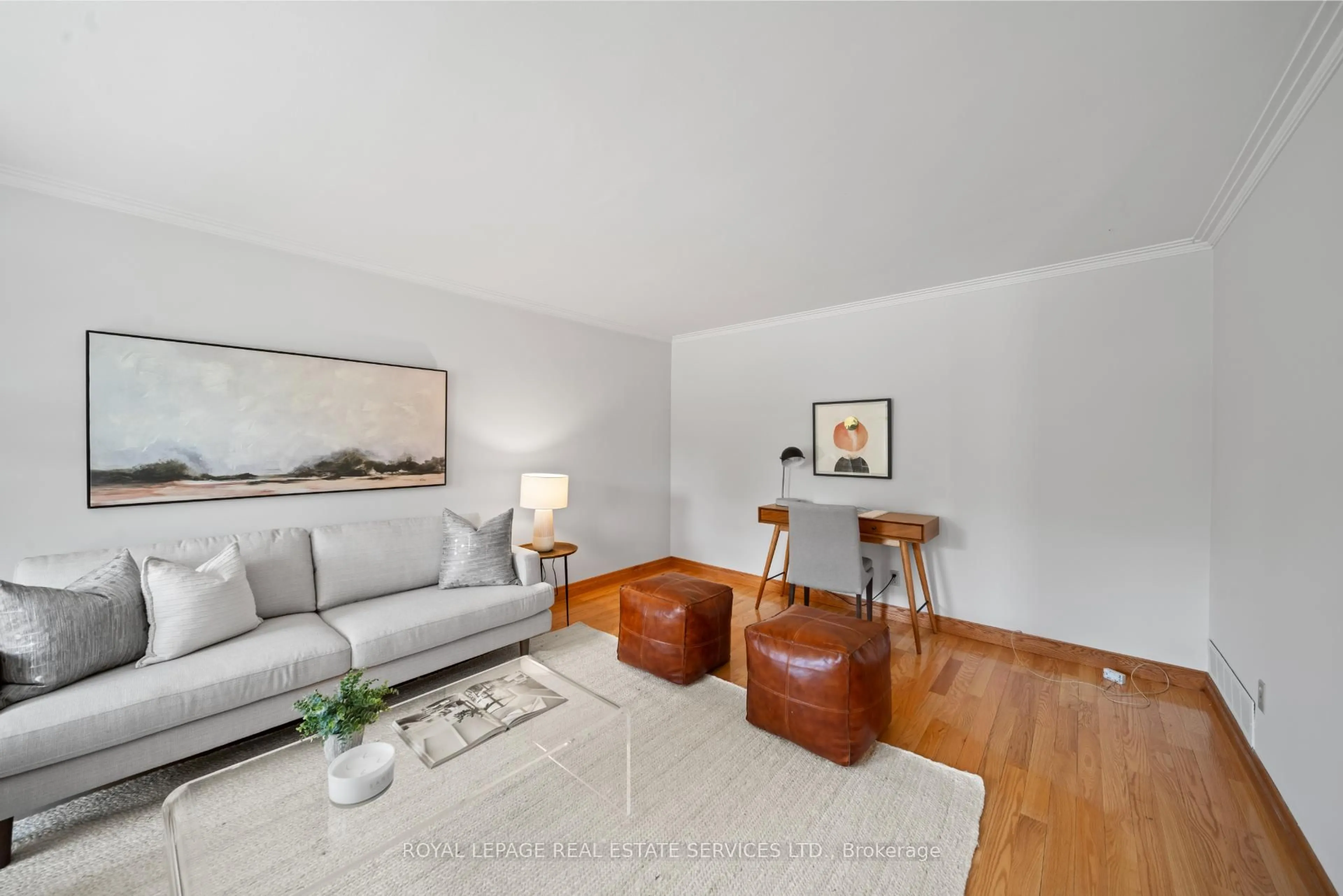 Living room with furniture, wood/laminate floor for 3 Ashmill Crt, Toronto Ontario M9A 4T7