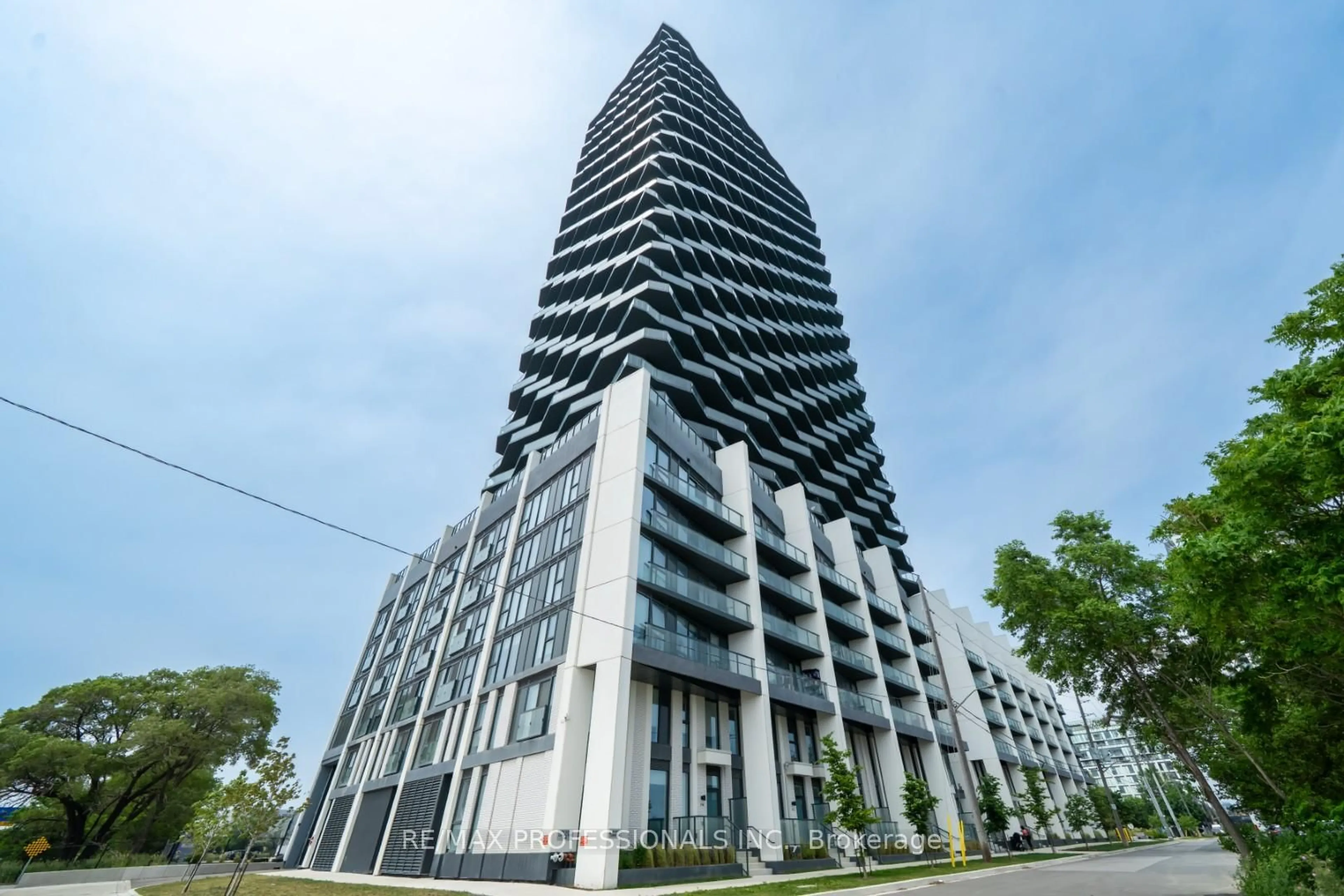 Indoor foyer for 36 Zorra St #305, Toronto Ontario M8Z 0G5