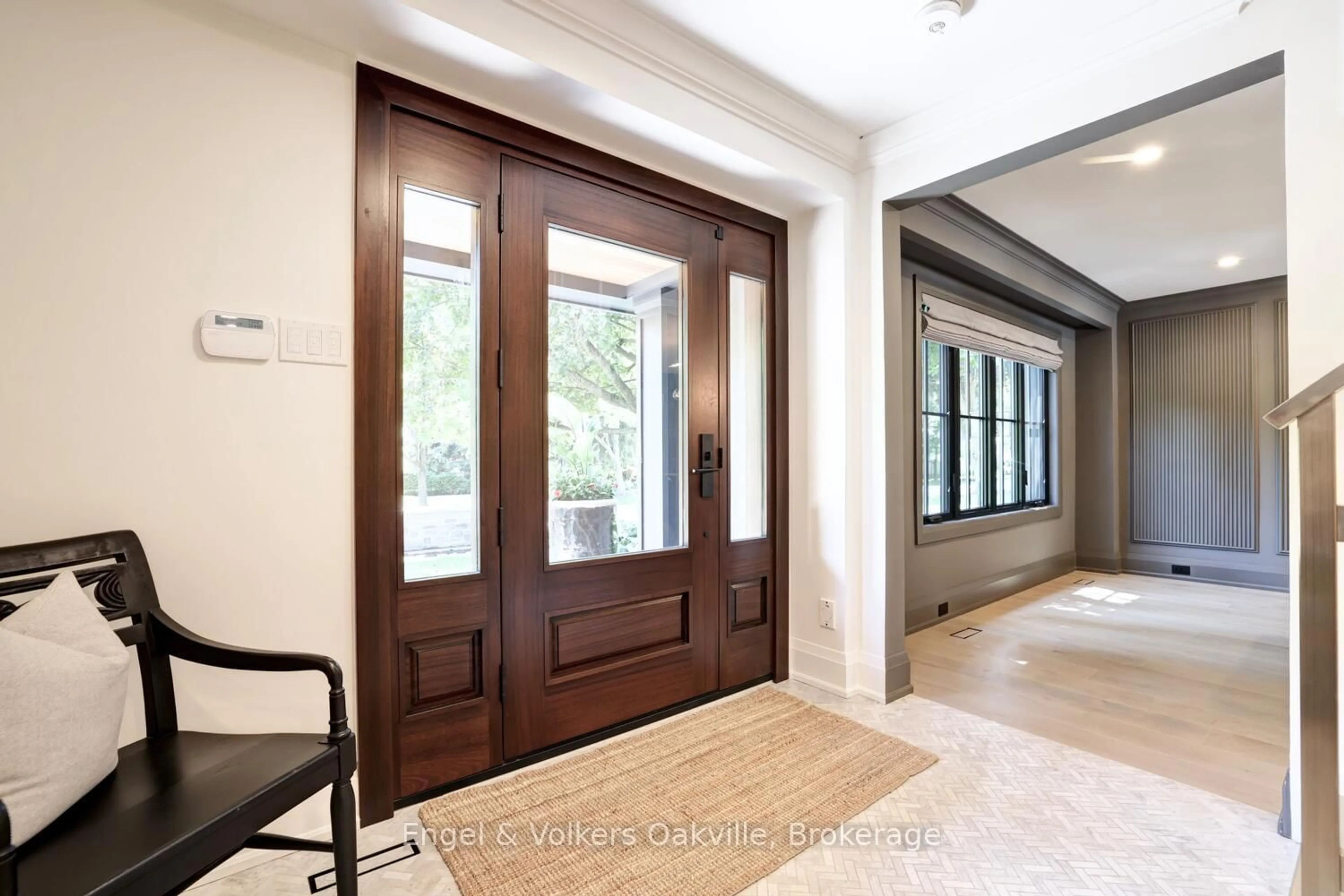 Indoor entryway for 169 Wilder Dr, Oakville Ontario L6L 5G2