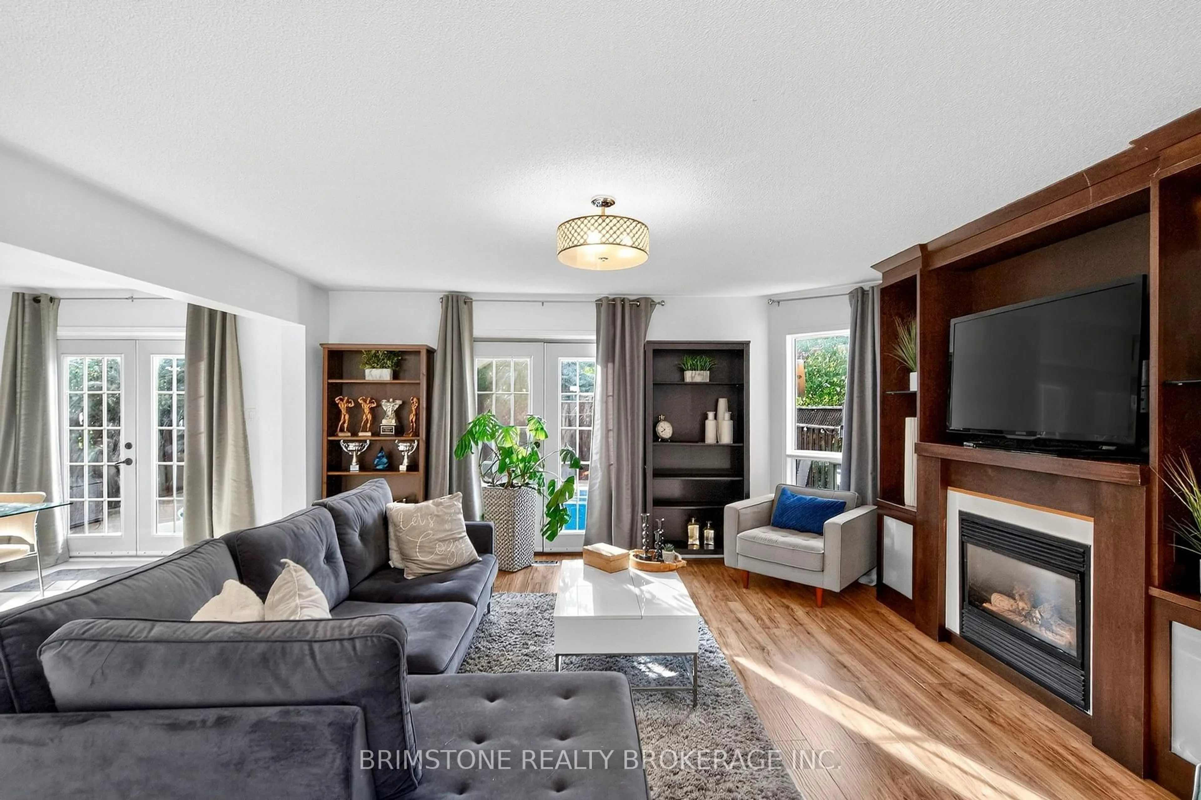 Living room with furniture, unknown for 7 Banington Cres, Brampton Ontario L7A 1G4