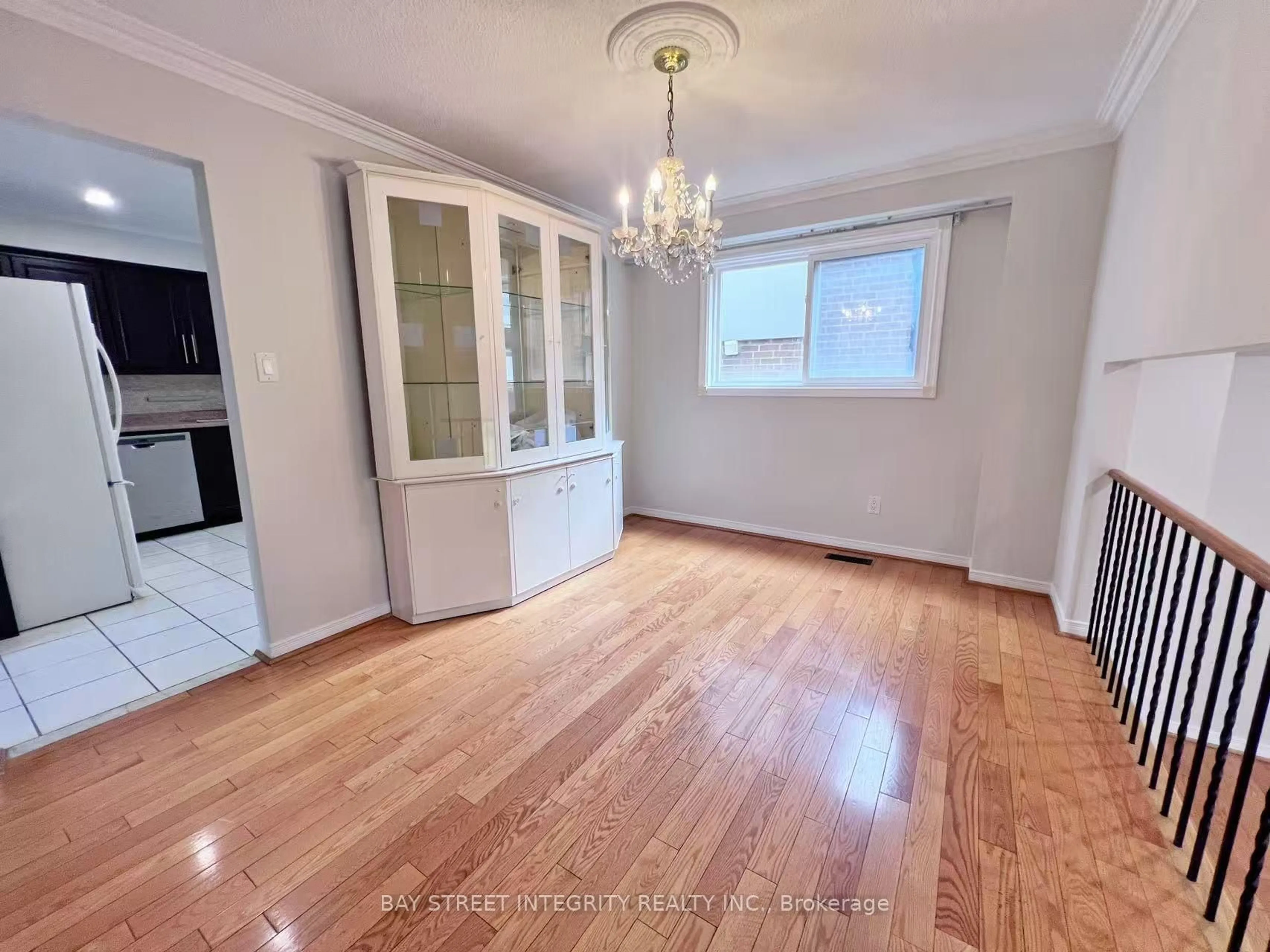 A pic of a room for 4073 Pavillion Crt, Mississauga Ontario L5B 2V9