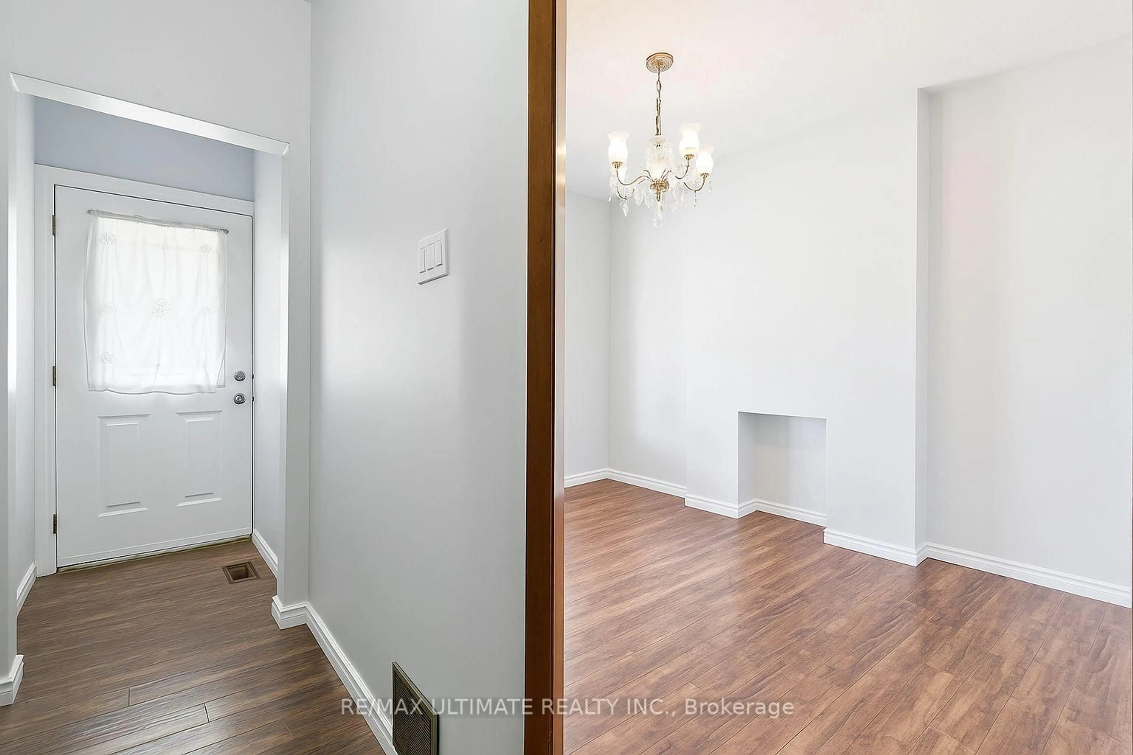 Indoor entryway for 998 Ossington Ave, Toronto Ontario M6G 3V6