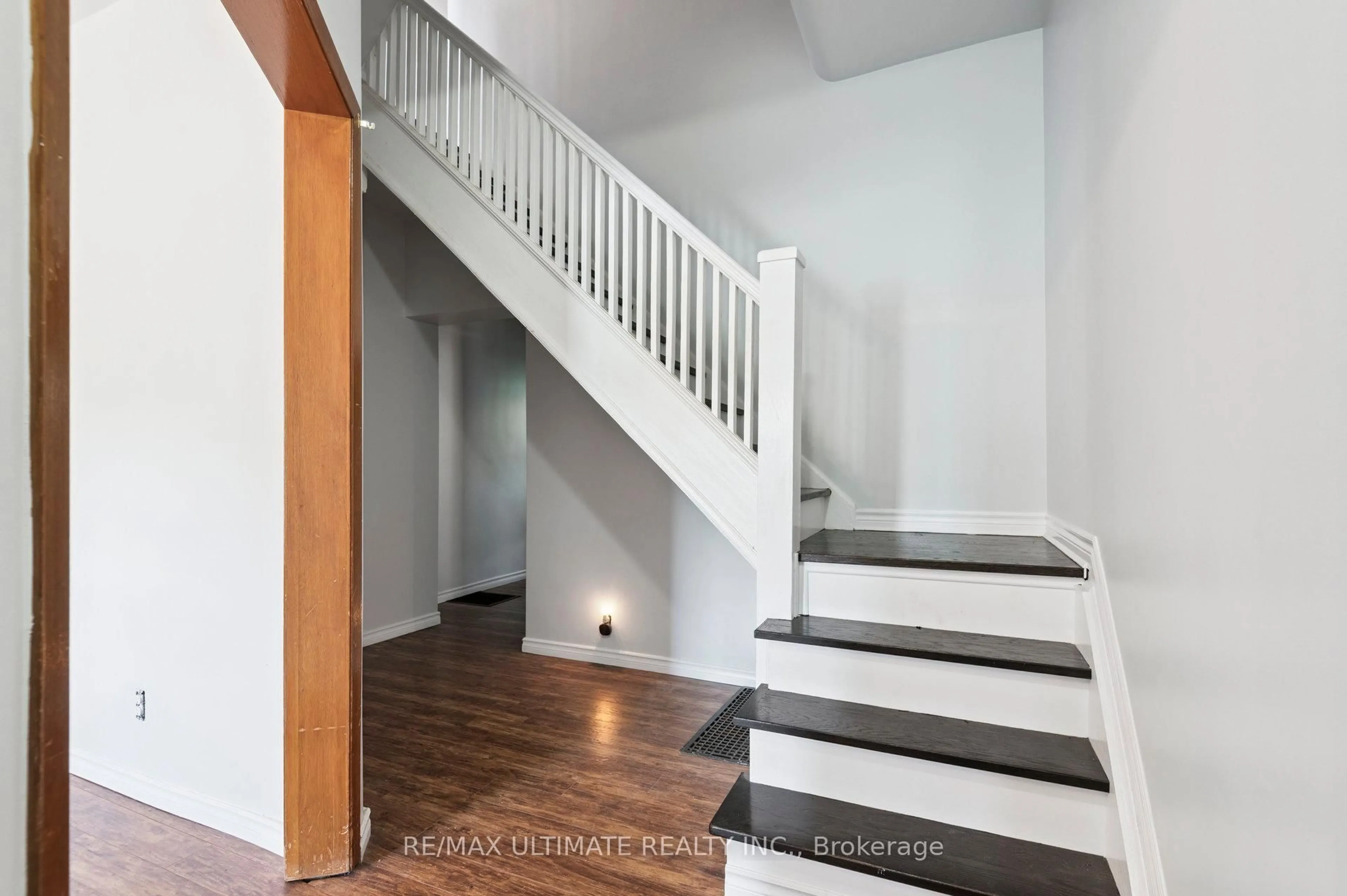 Stairs for 998 Ossington Ave, Toronto Ontario M6G 3V6