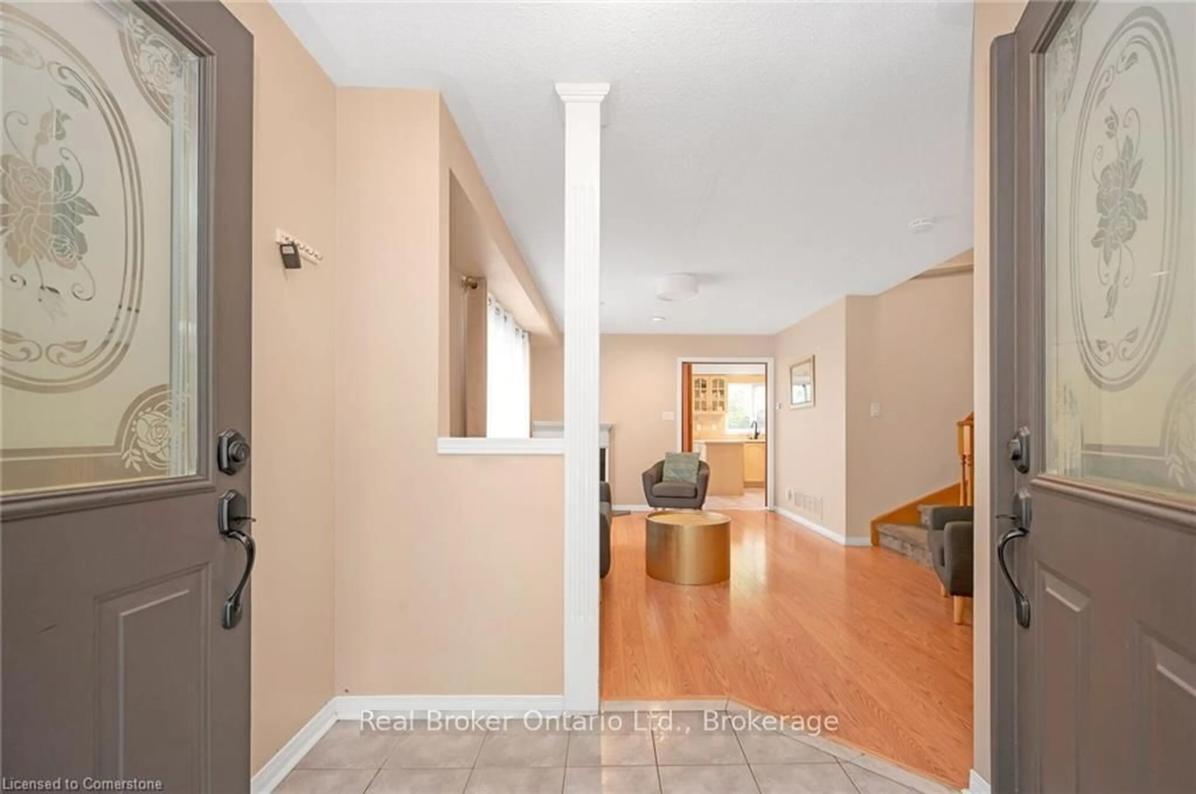 Indoor entryway for 2189 Shorncliffe Blvd, Oakville Ontario L6M 3X2