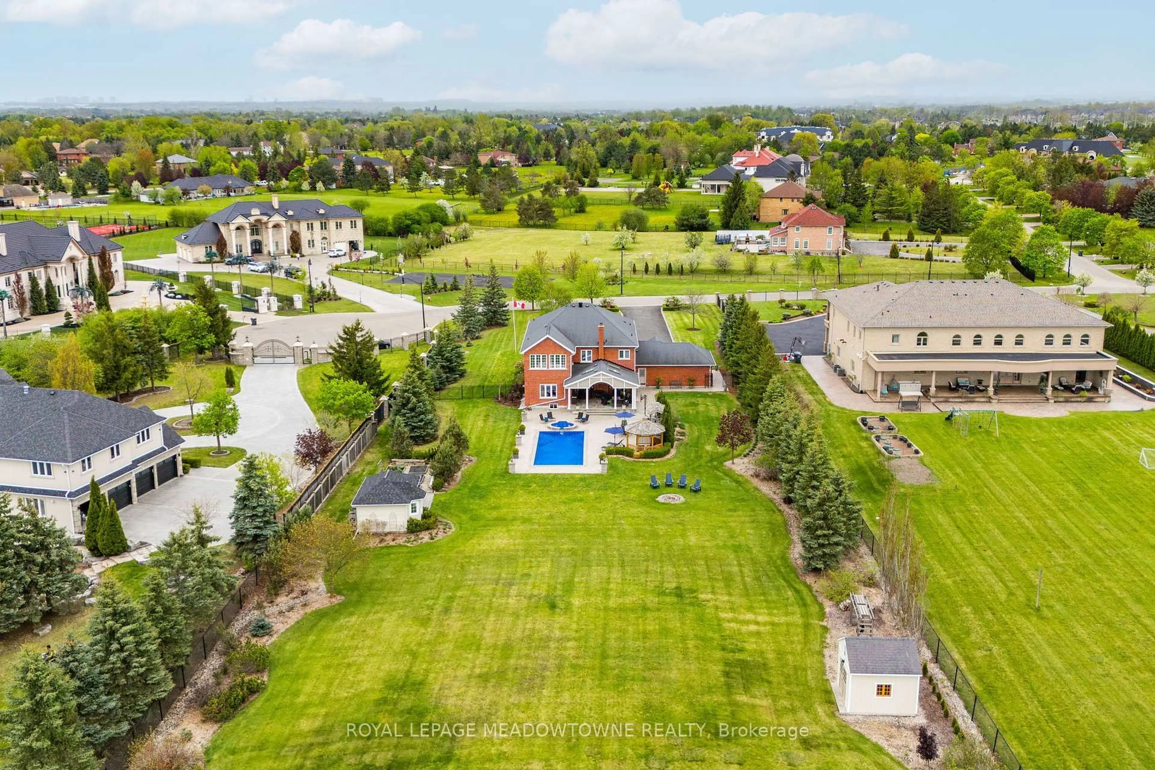 A pic from outside/outdoor area/front of a property/back of a property/a pic from drone, unknown for 12 Everglade Dr, Brampton Ontario L6P 0R2