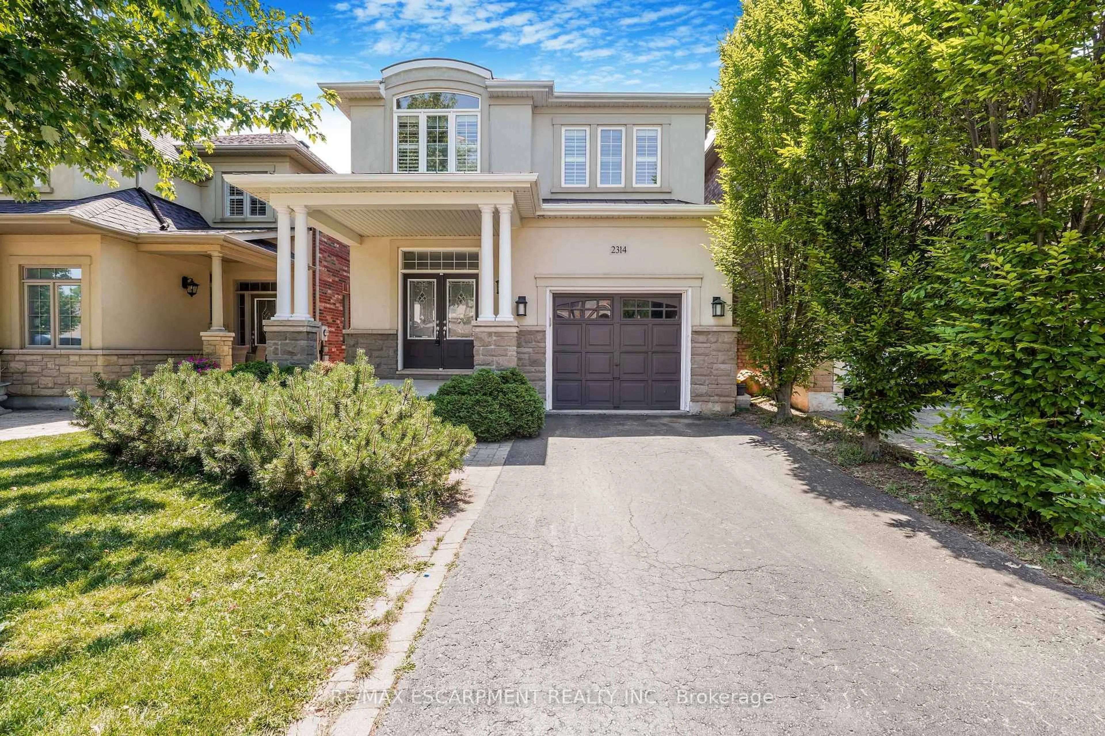 Home with brick exterior material, street for 2314 Kwinter Rd, Oakville Ontario L6M 0H3