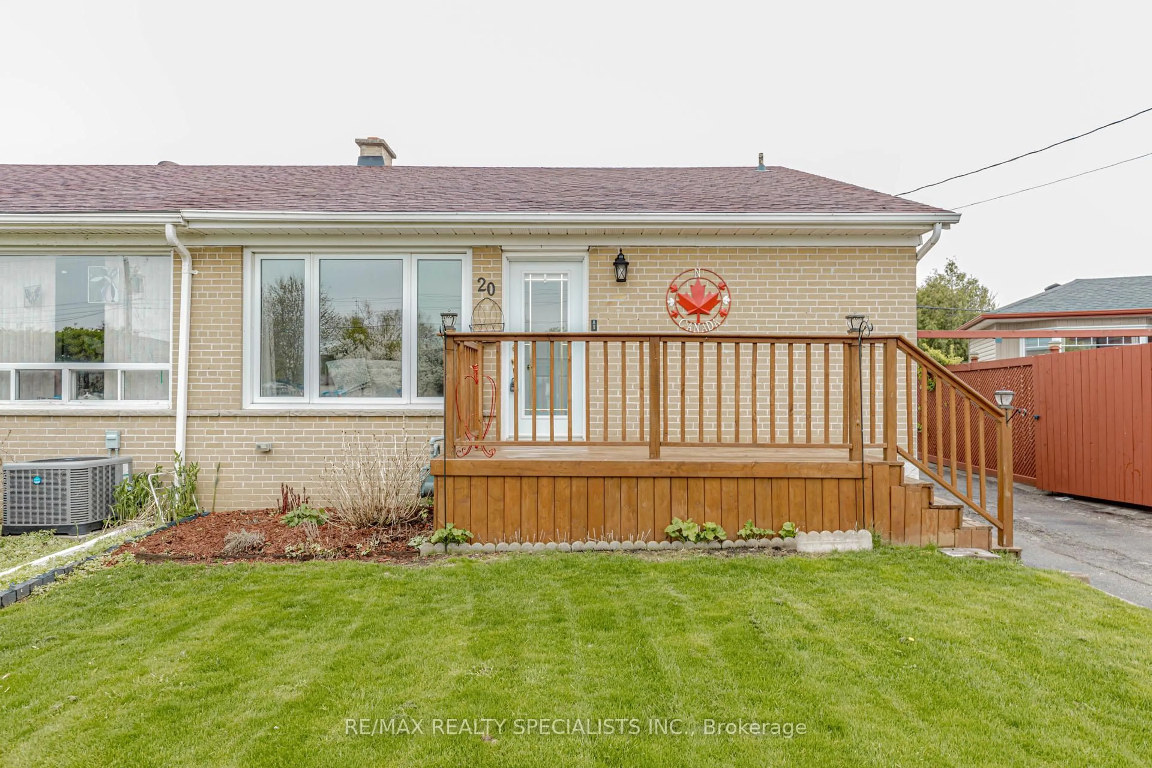 Home with vinyl exterior material, street for 20 Langstone Cres, Halton Hills Ontario L7G 4N3