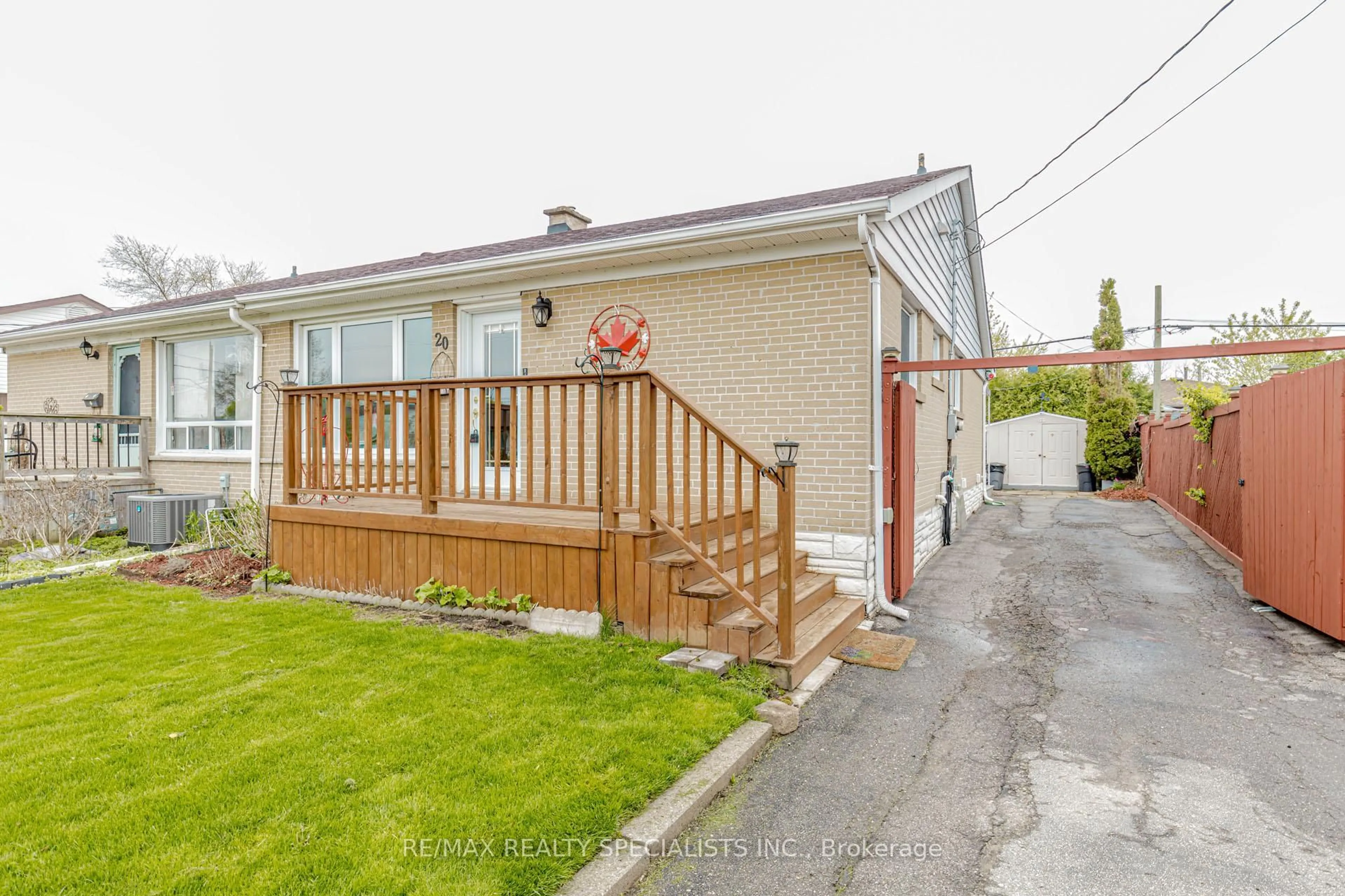 Patio, street for 20 Langstone Cres, Halton Hills Ontario L7G 4N3