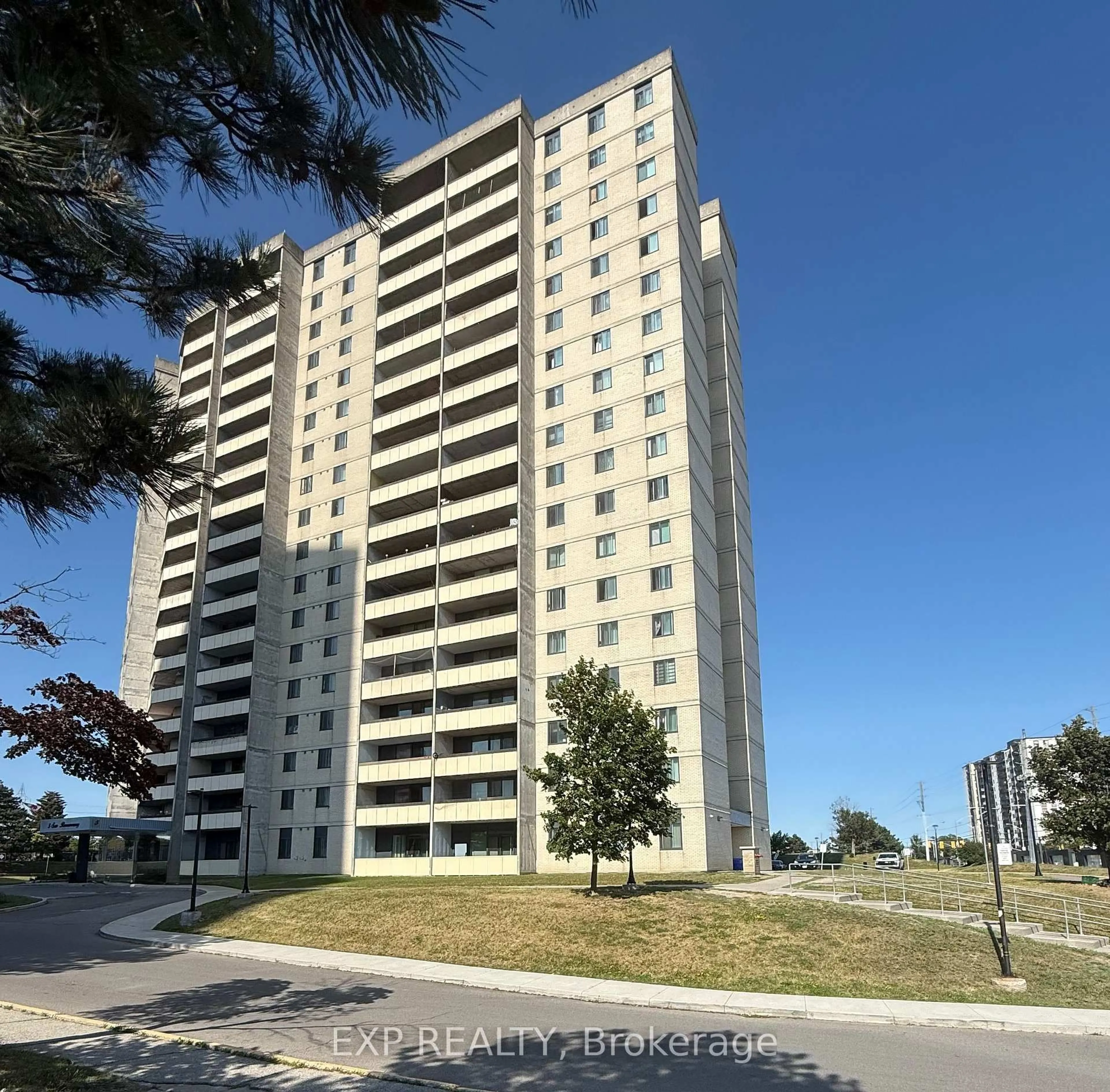 A pic from outside/outdoor area/front of a property/back of a property/a pic from drone, building for 5 San Romano Way #9, Toronto Ontario M3N 2Y4
