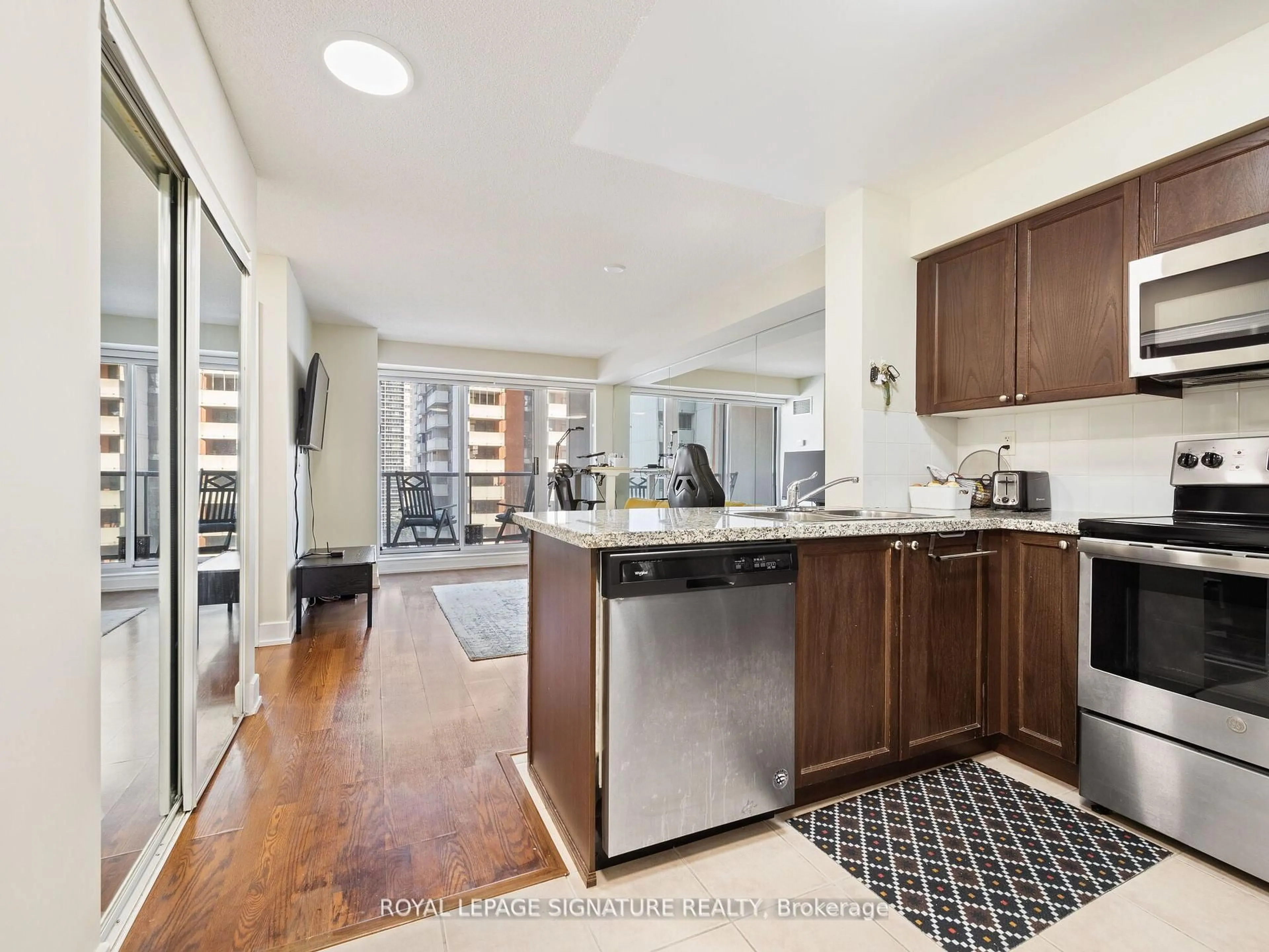 Open concept kitchen, unknown for 5 Michael Power Pl #901, Toronto Ontario M9A 0A3