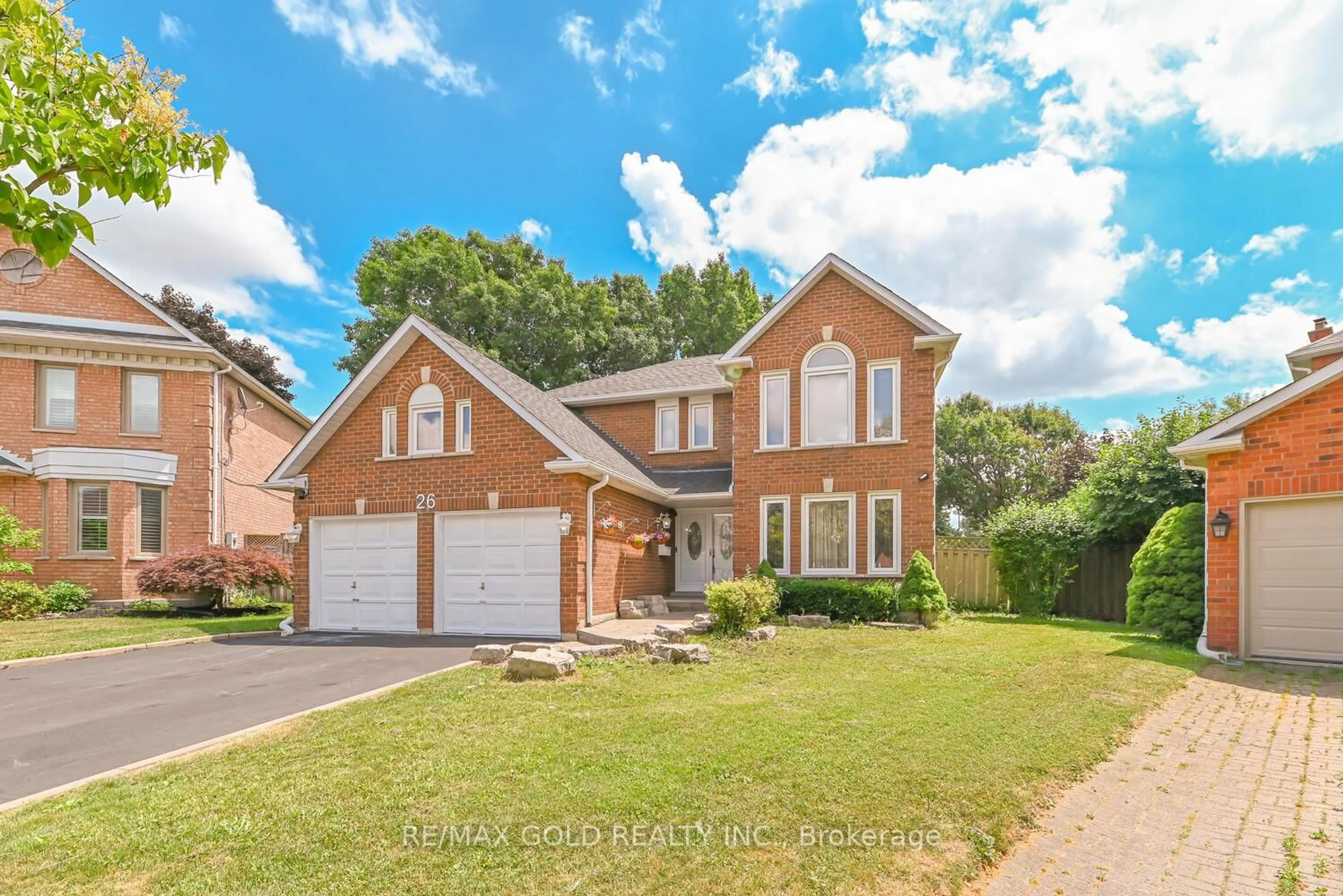 Home with brick exterior material, street for 26 Larchwood Pl, Brampton Ontario L6S 5V3