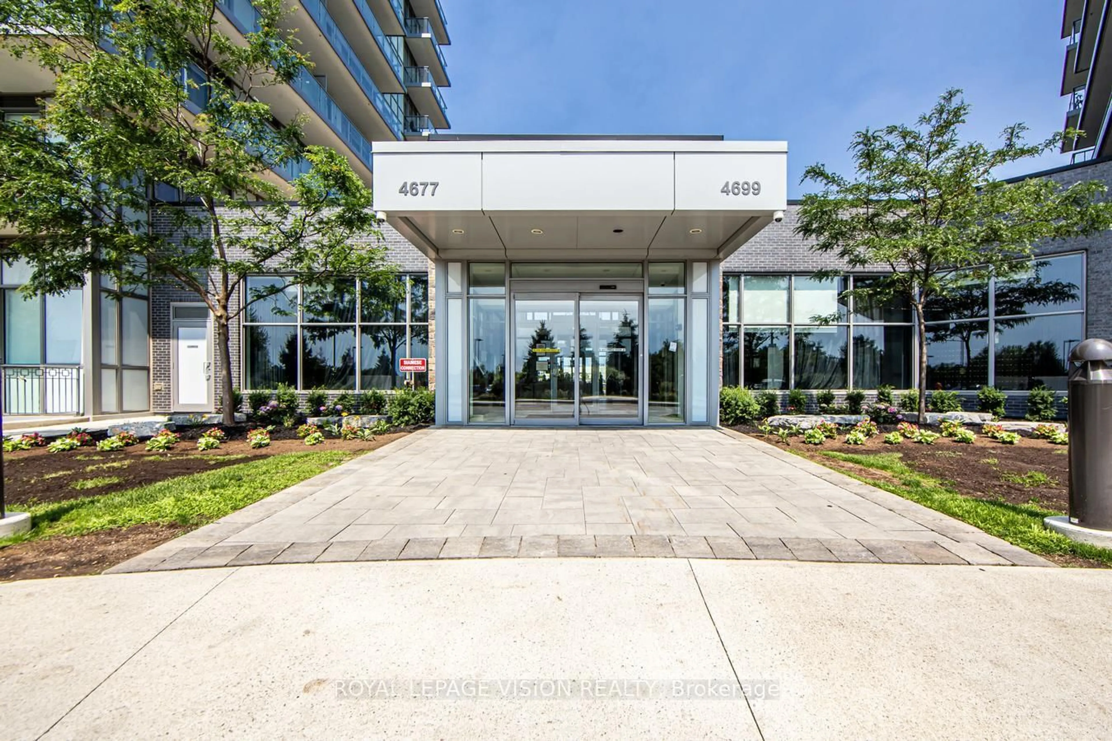 Indoor foyer for 4677 Glen Erin Dr #1009, Mississauga Ontario L5M 2E3