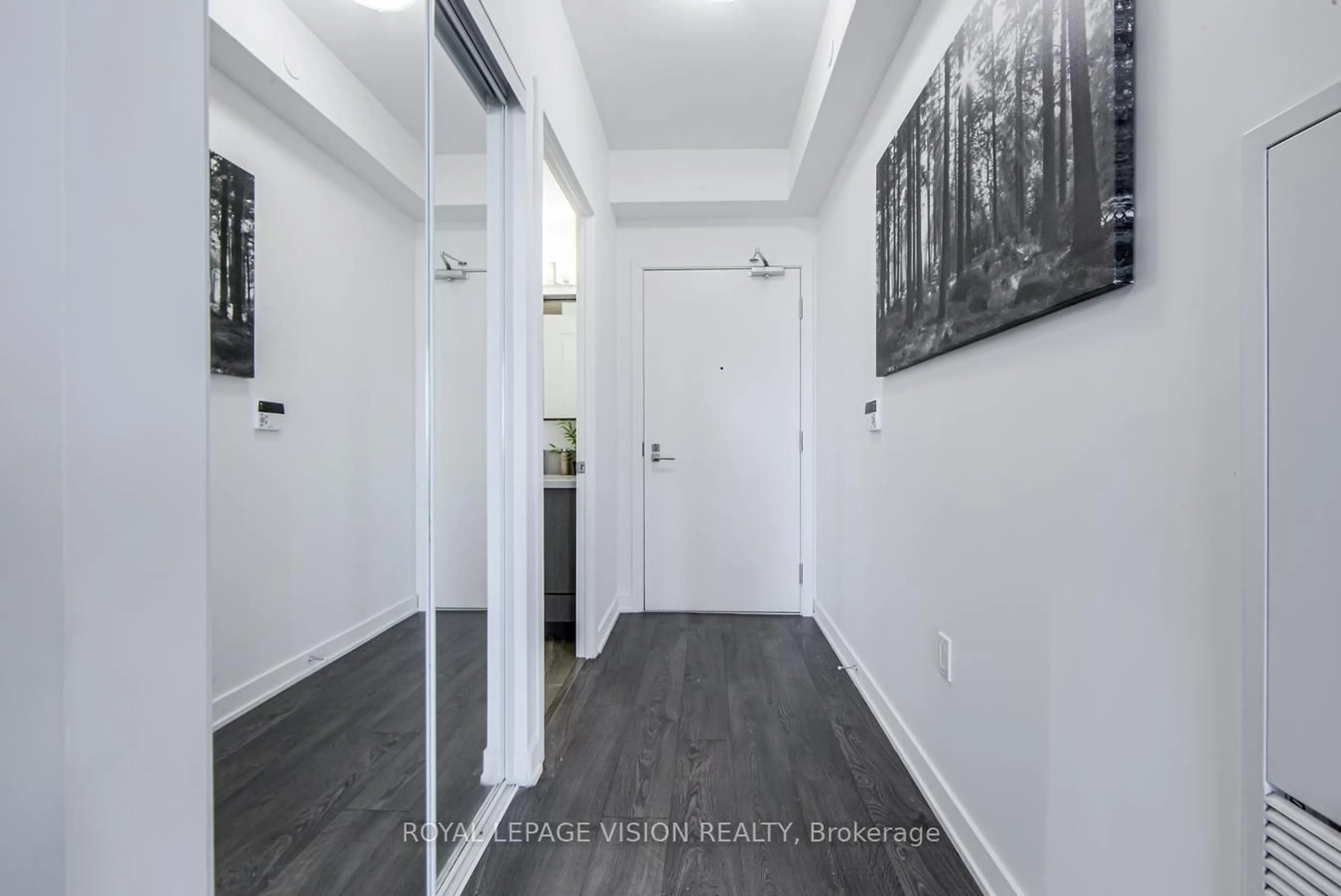 Indoor entryway for 4677 Glen Erin Dr #1009, Mississauga Ontario L5M 2E3