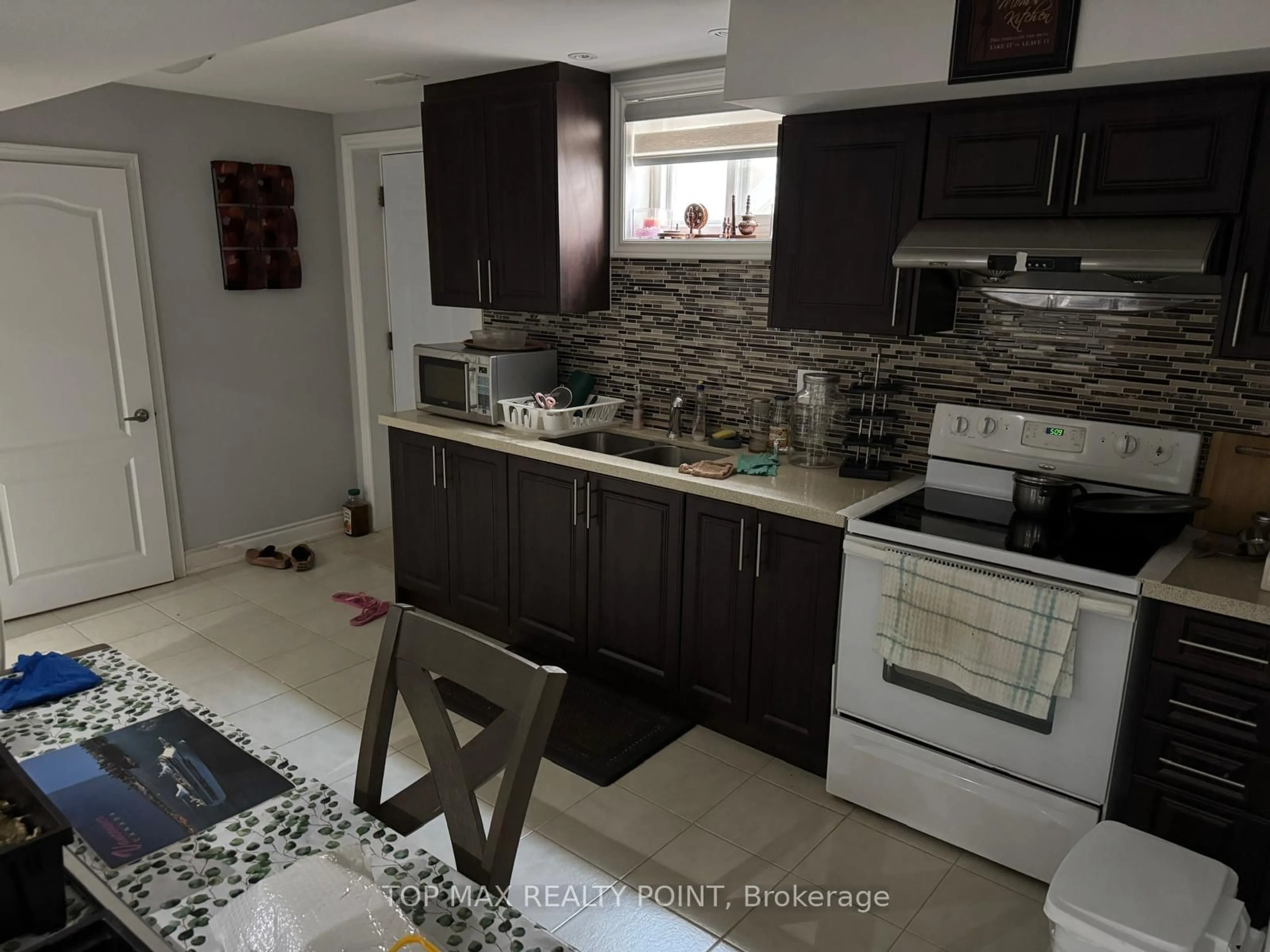 Open concept kitchen, ceramic/tile floor for 32 Gihon Spring Dr, Toronto Ontario M9V 4X9